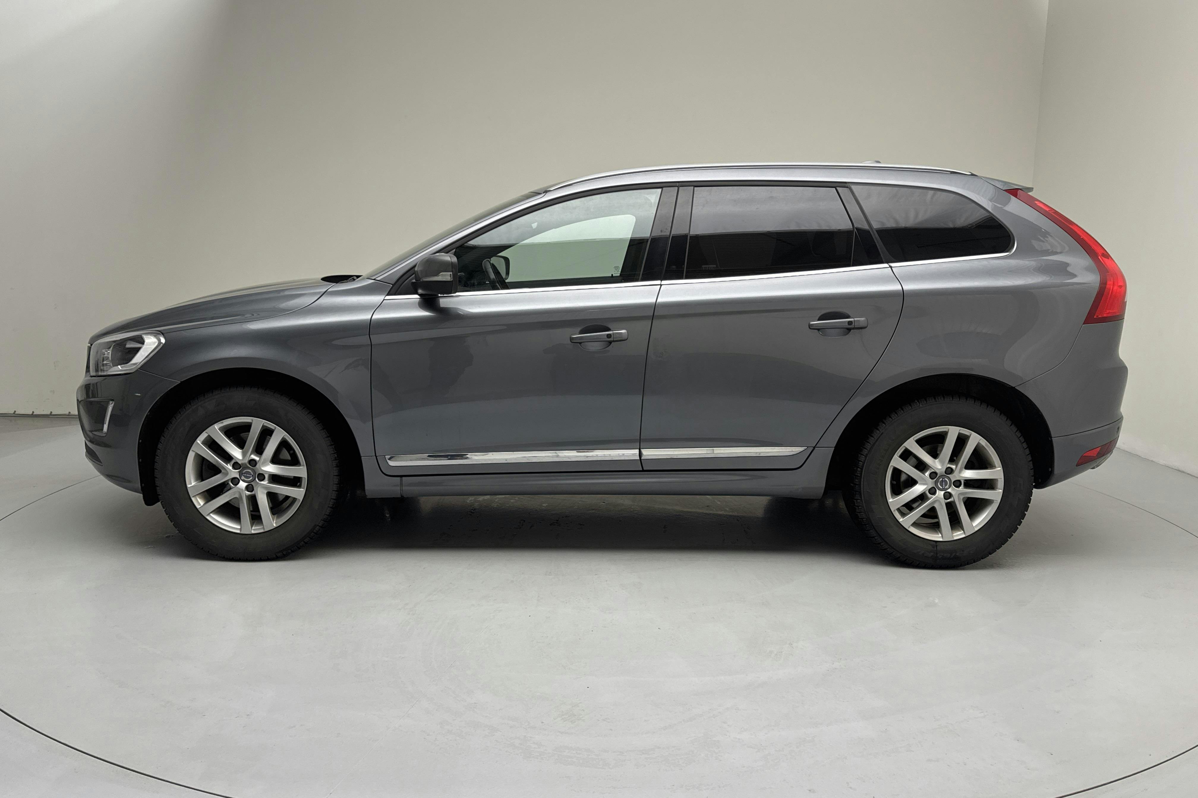 Presentation photo 2 of 17: Volvo XC60 D5 AWD (220hk) - 116 510 km - Automatic - gray - 2017