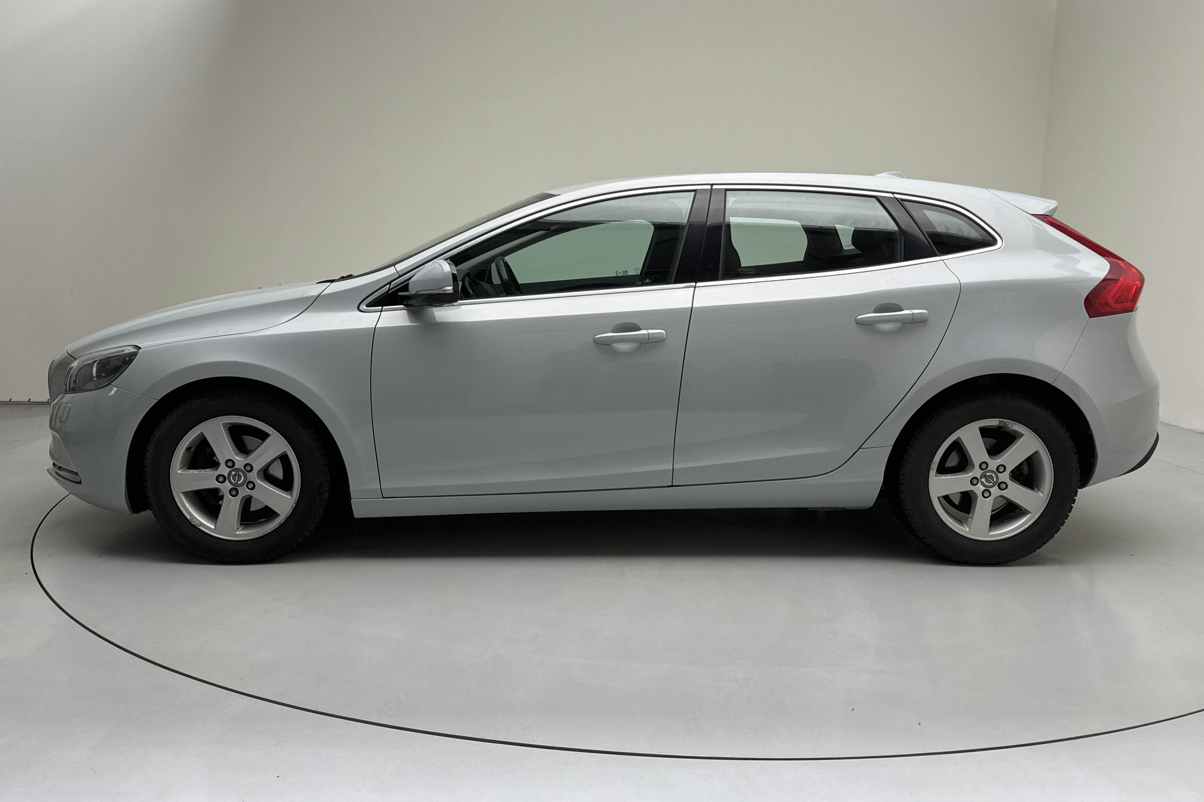 Presentation photo 2 of 14: Volvo V40 D2 (115hk) - 137 700 km - Manual - Light Blue - 2013