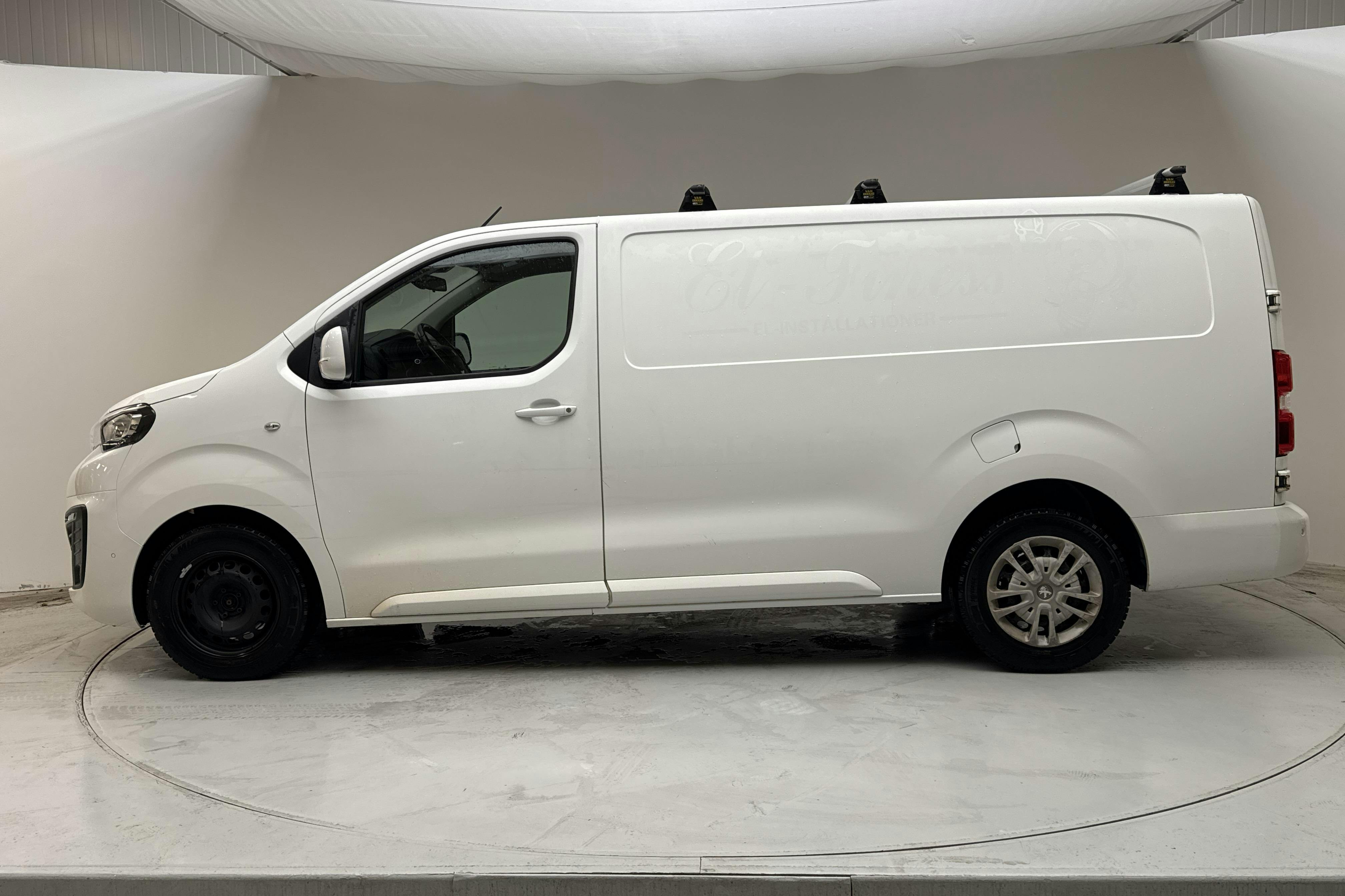 Presentationsfoto 2 av 12: Peugeot Expert BlueHDi Skåp (122hk) - 9 173 mil - Manuell - vit - 2019