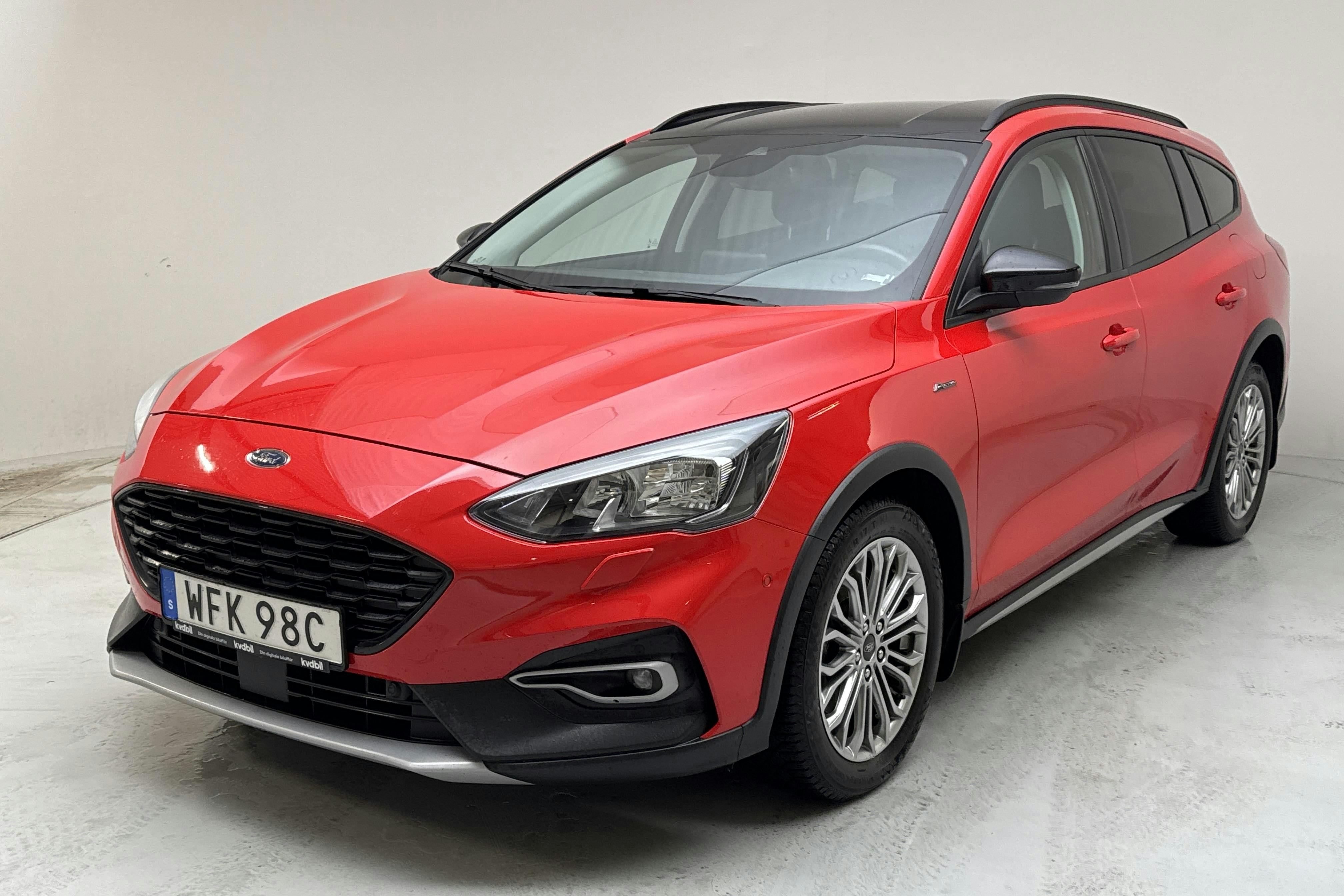 Esittelykuva 1 osoitteesta 12: Ford Focus Active 1.0 EcoBoost Kombi (125hk) - 59 390 km - Automaattinen - punainen - 2020