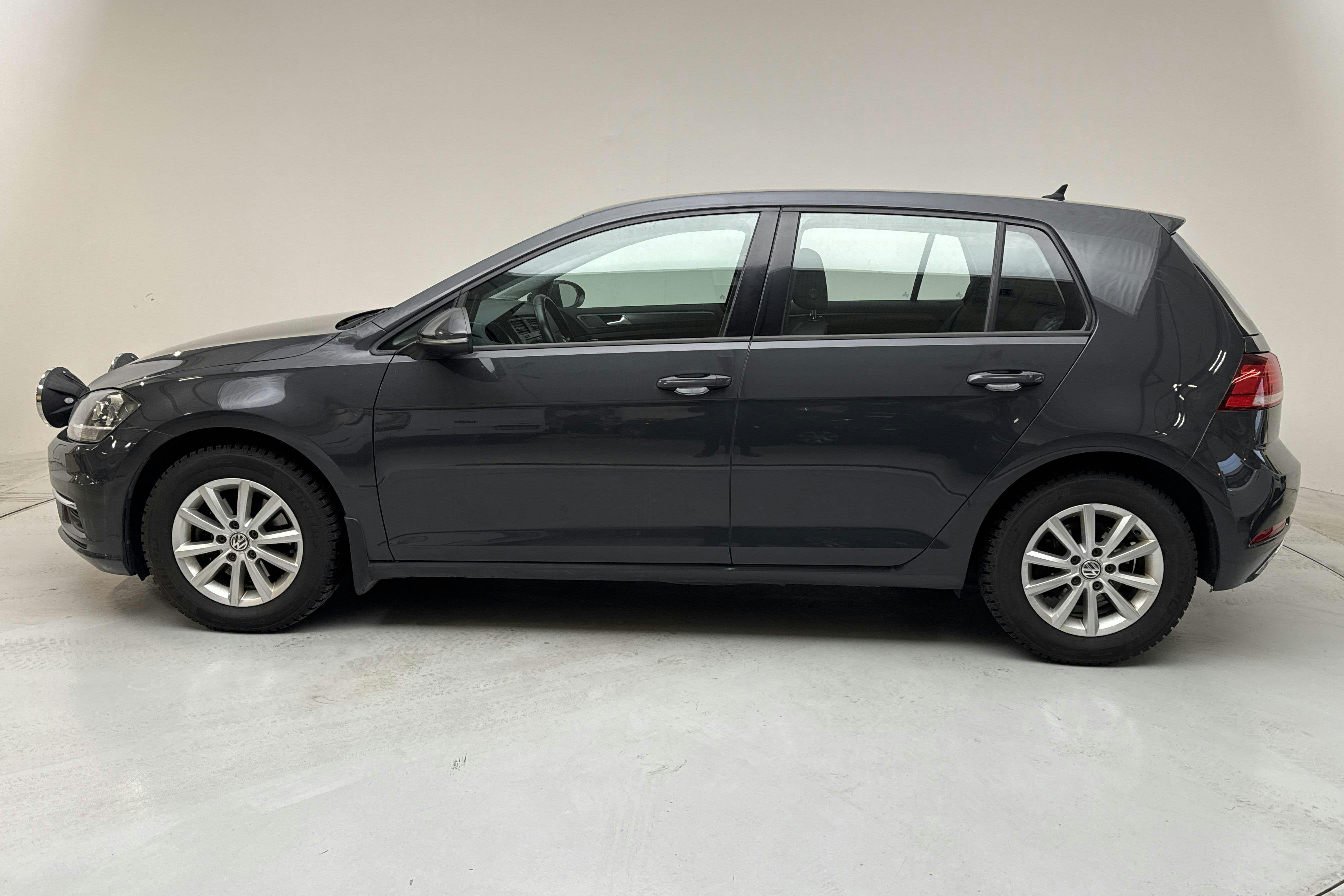 Presentation photo 2 of 12: VW Golf VII 2.0 TDI 5dr 4MOTION (150hk) - 102 290 km - Manual - Dark Grey - 2018