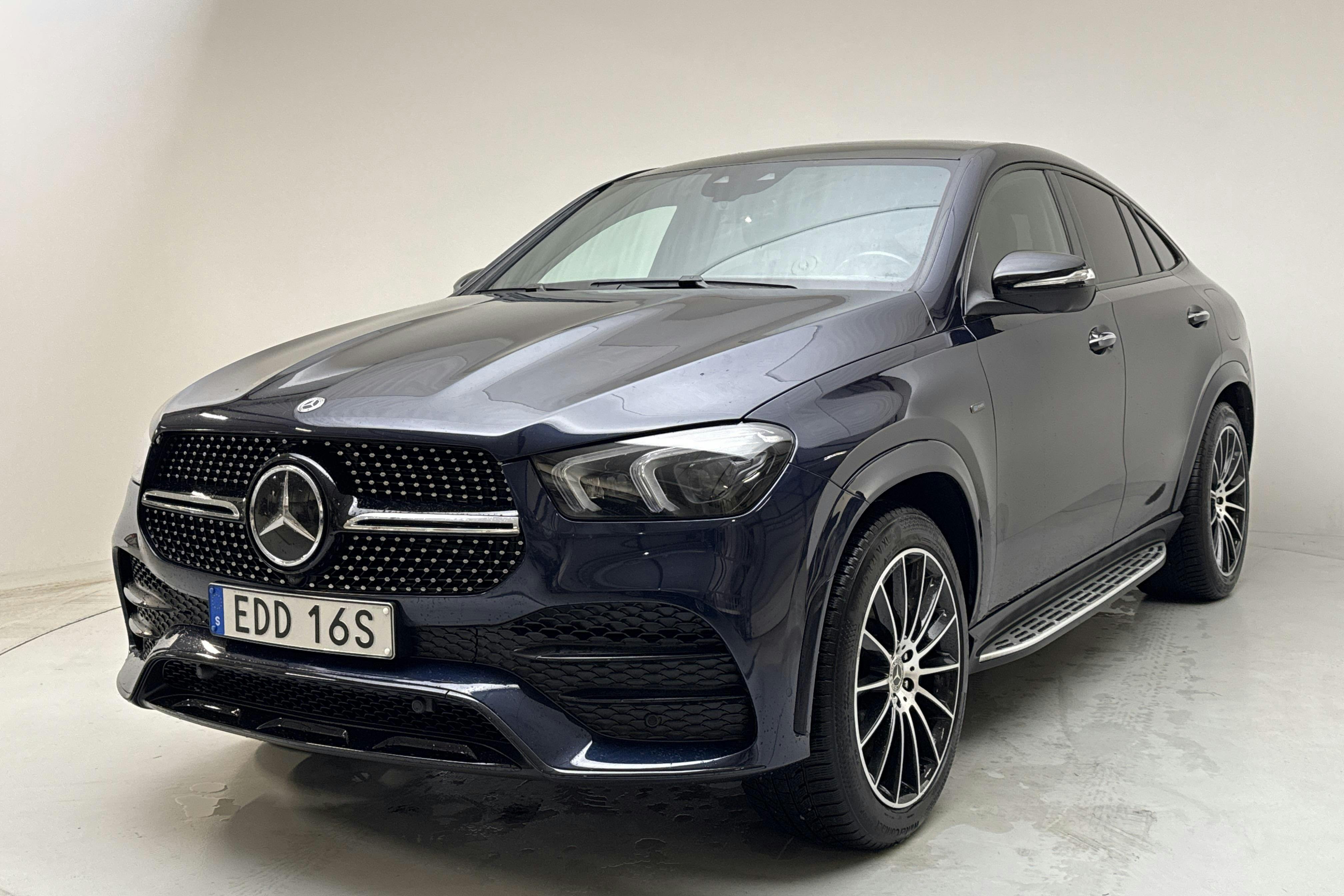 Presentationsfoto 1 av 17: Mercedes GLE 350 de 4MATIC Coupé C167 (333hk) - 16 359 mil - Automat - Dark Blue - 2021
