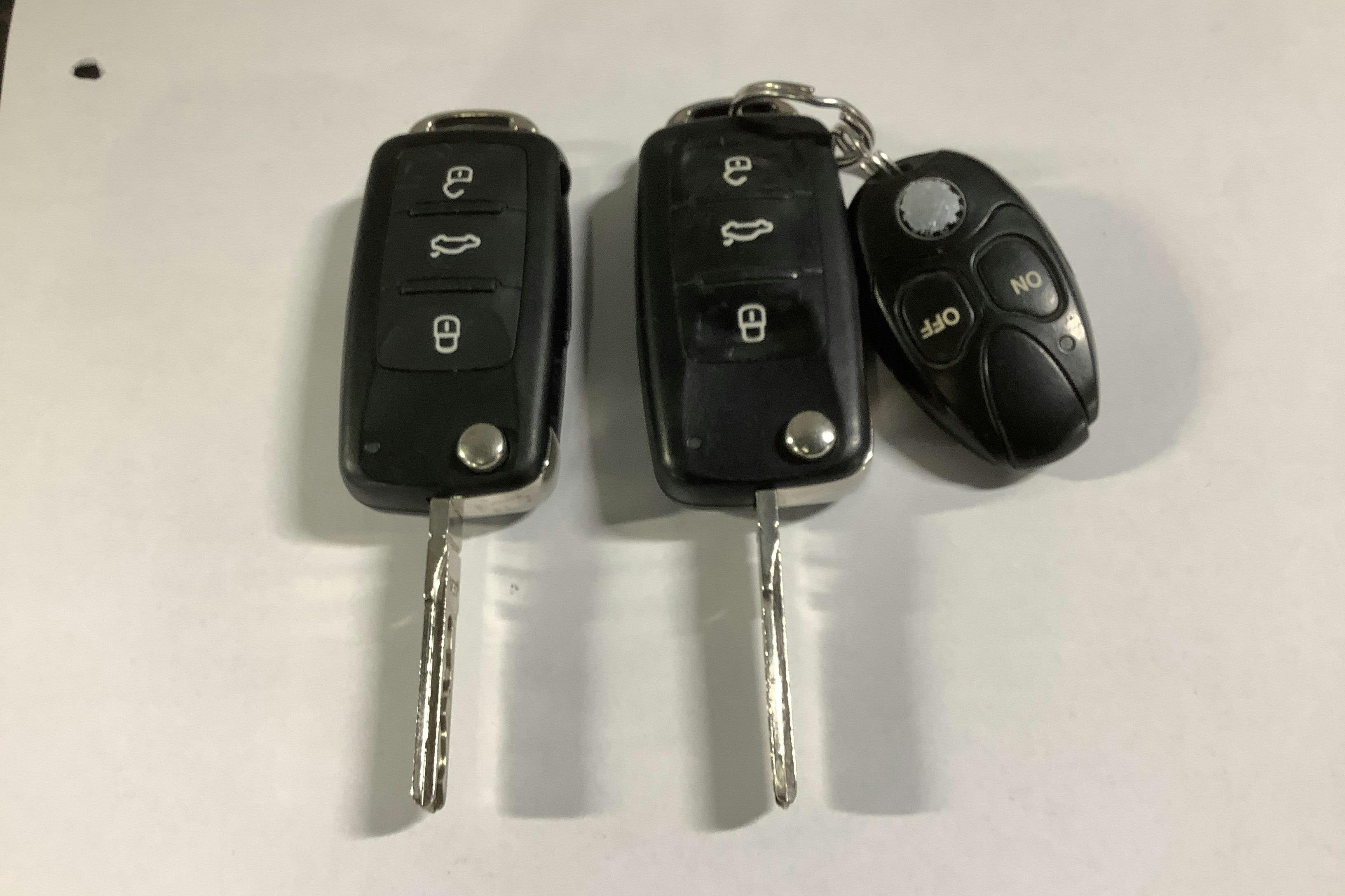 Presentation photo 13 of 13: Skoda Octavia Scout II 2.0 TDI 4X4 (140hk) - 277 740 km - Manual - white - 2013