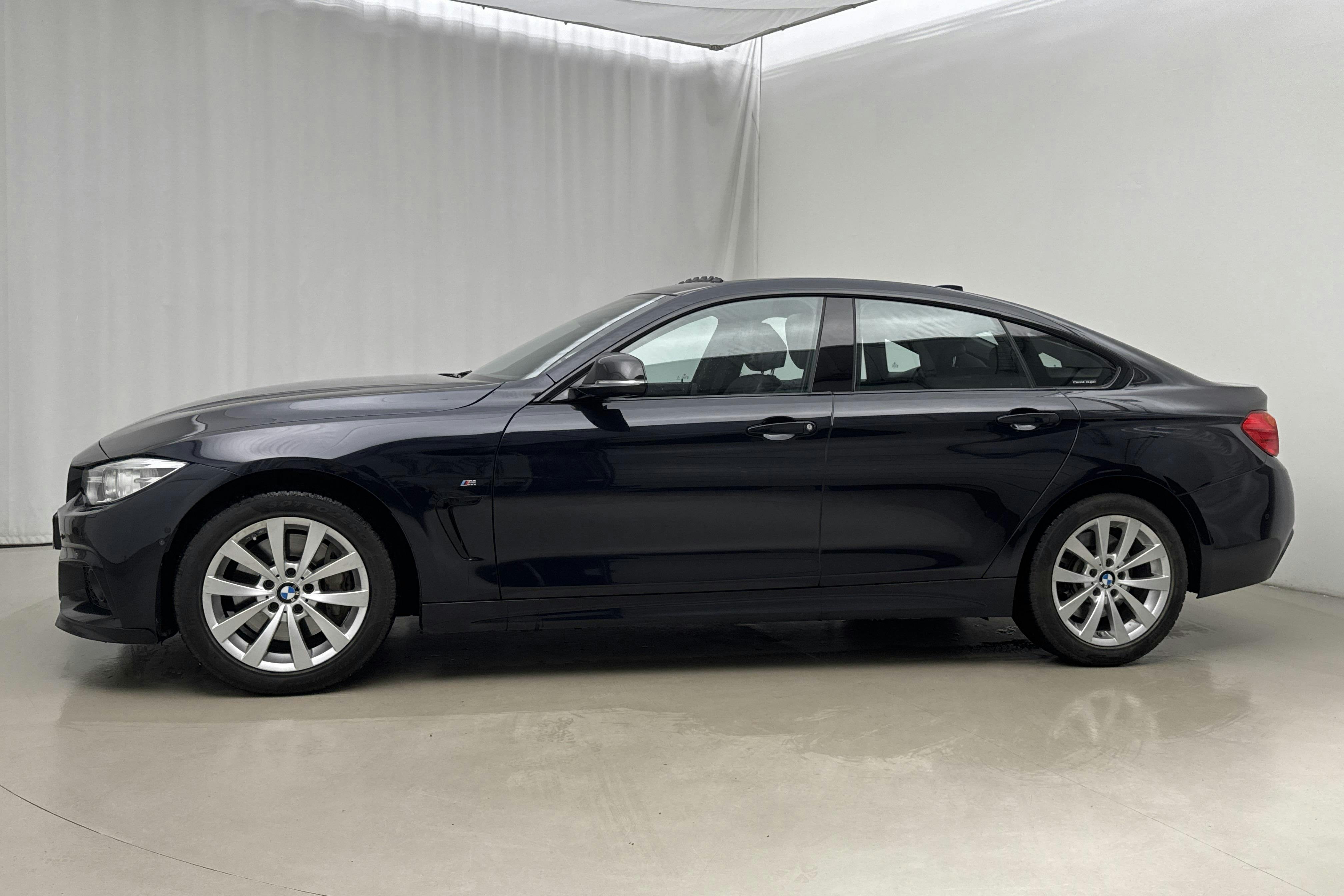 Presentationsfoto 2 av 26: BMW 440i xDrive Gran Coupé, F36 (326hk) - 15 959 mil - Automat - svart - 2016