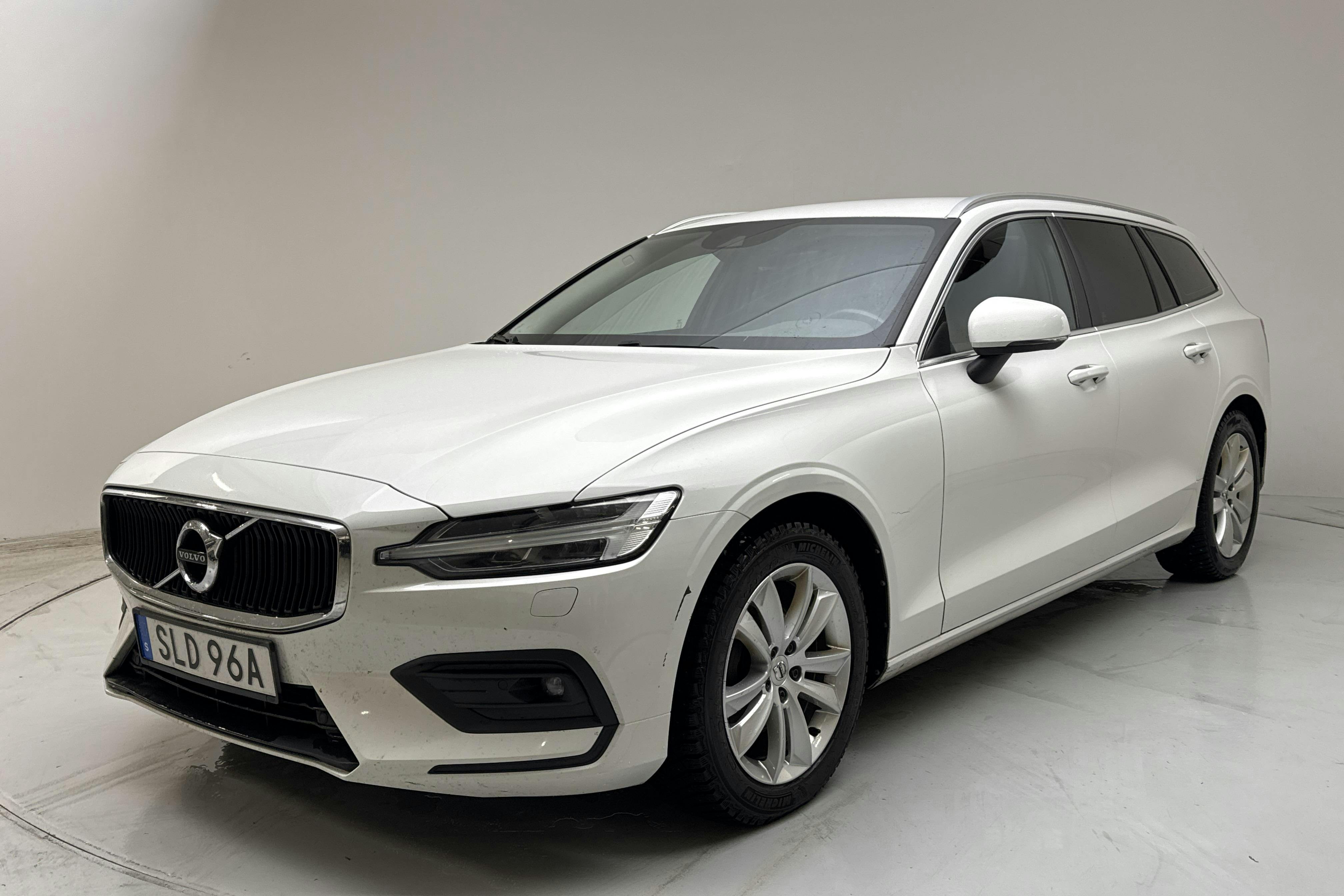 Presentation photo 1 of 14: Volvo V60 B4 Mildhybrid, Diesel (197hk) - 208 790 km - Automatic - white - 2021