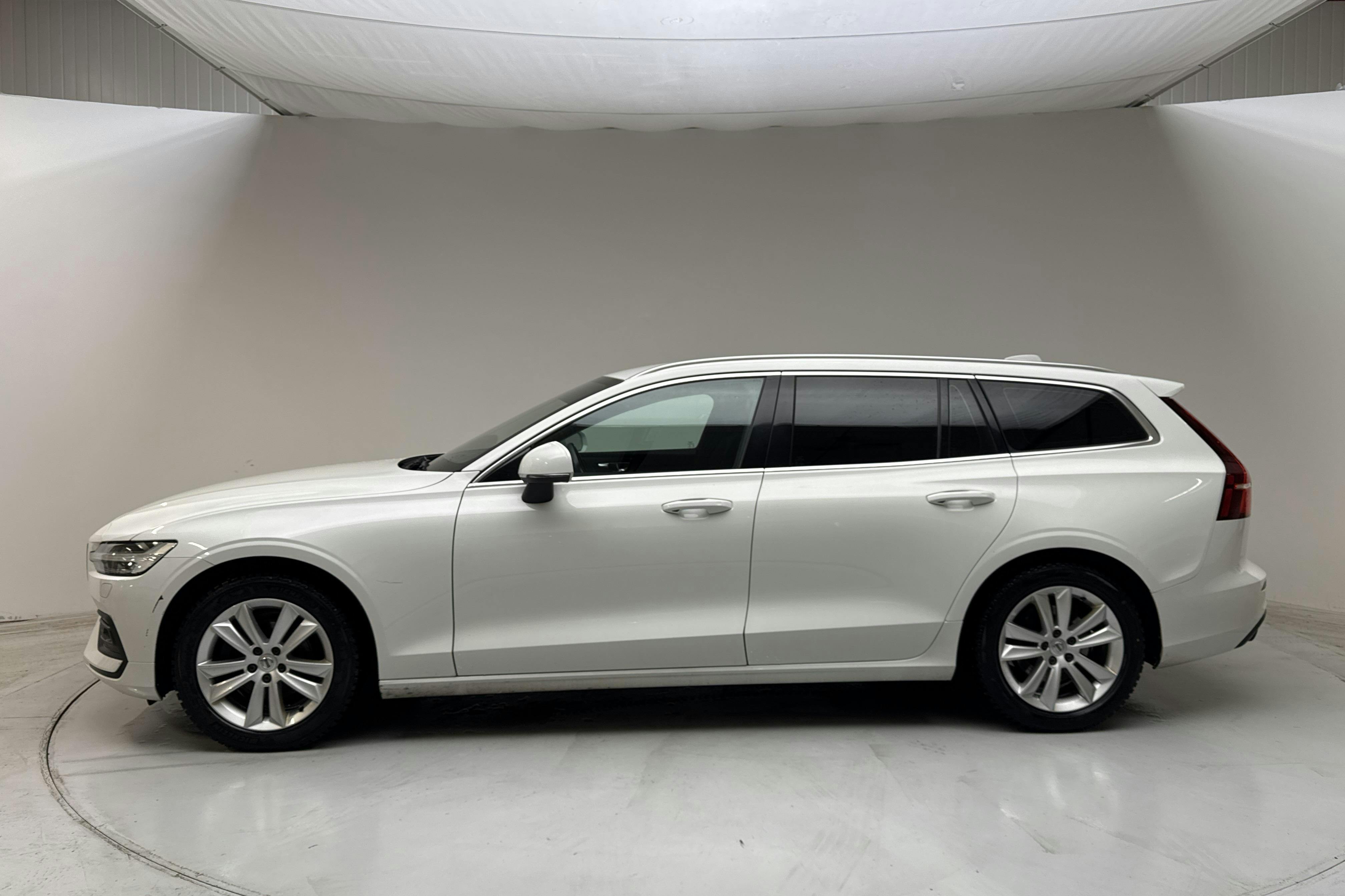 Presentation photo 2 of 14: Volvo V60 B4 Mildhybrid, Diesel (197hk) - 208 790 km - Automatic - white - 2021