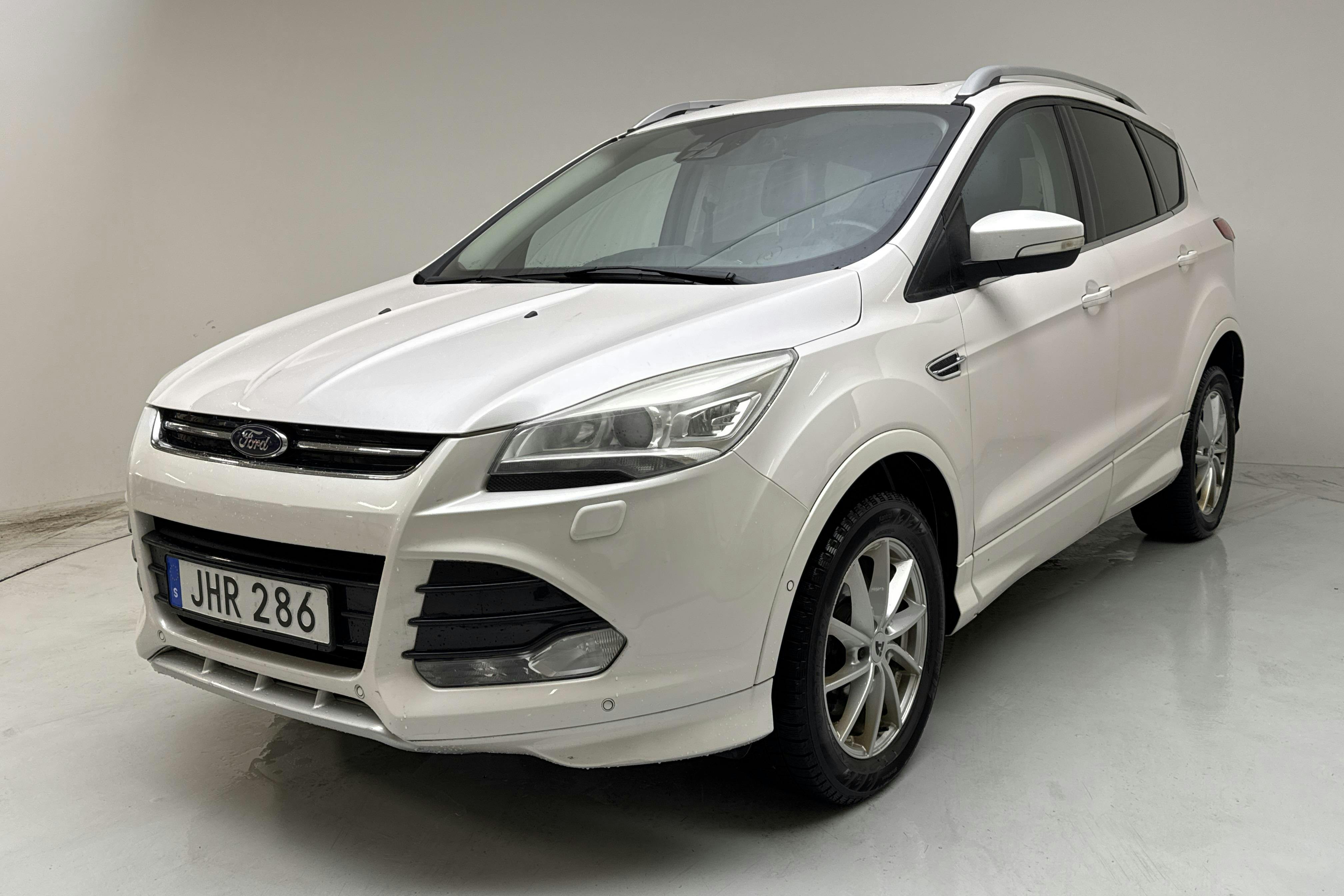 Presentation photo 1 of 21: Ford Kuga 1.6 EcoBoost (180hk) - 141 830 km - Automatic - white - 2014