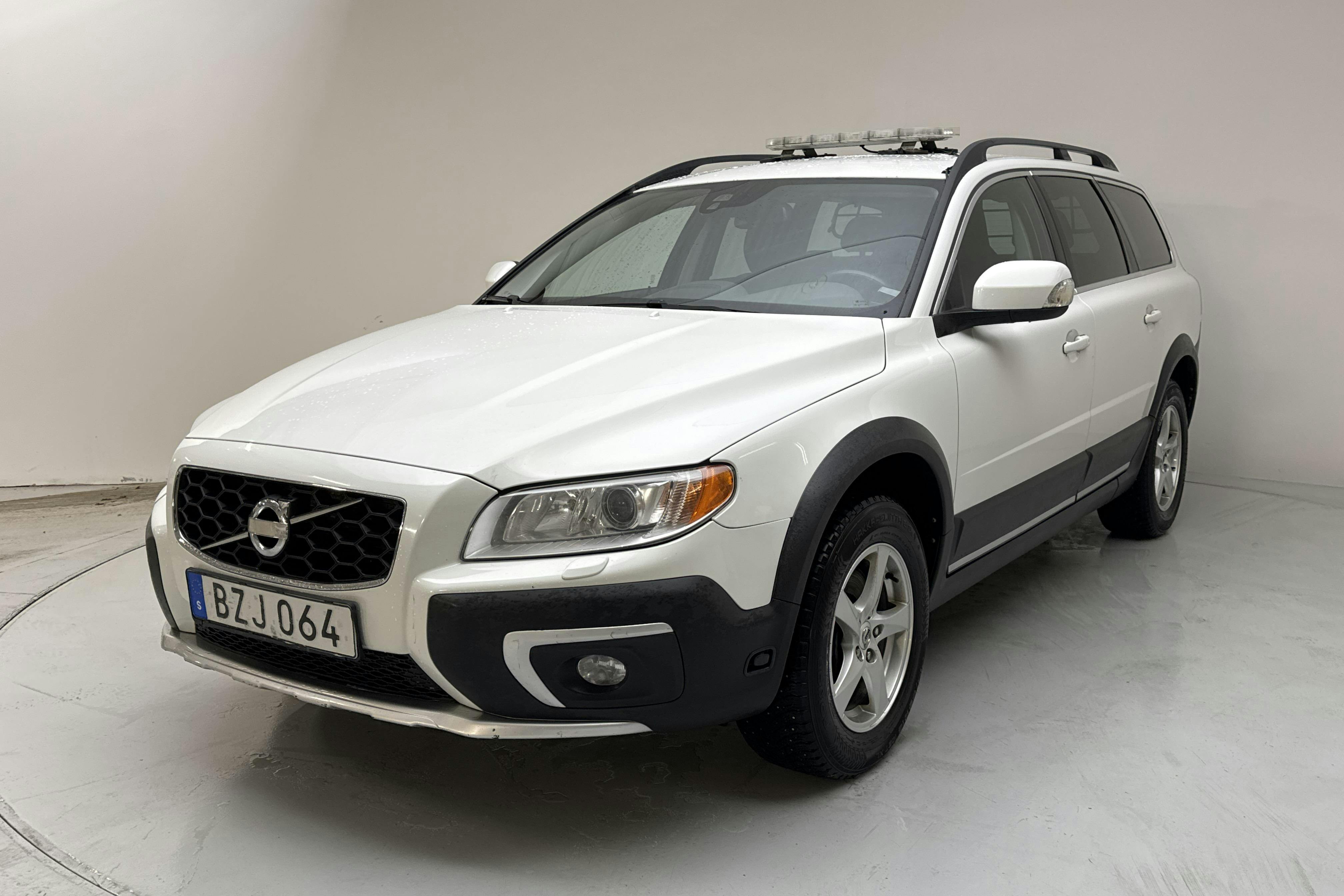 Volvo XC70 II D4 AWD (181hk) - 274 830 km - Manual - white - 2014