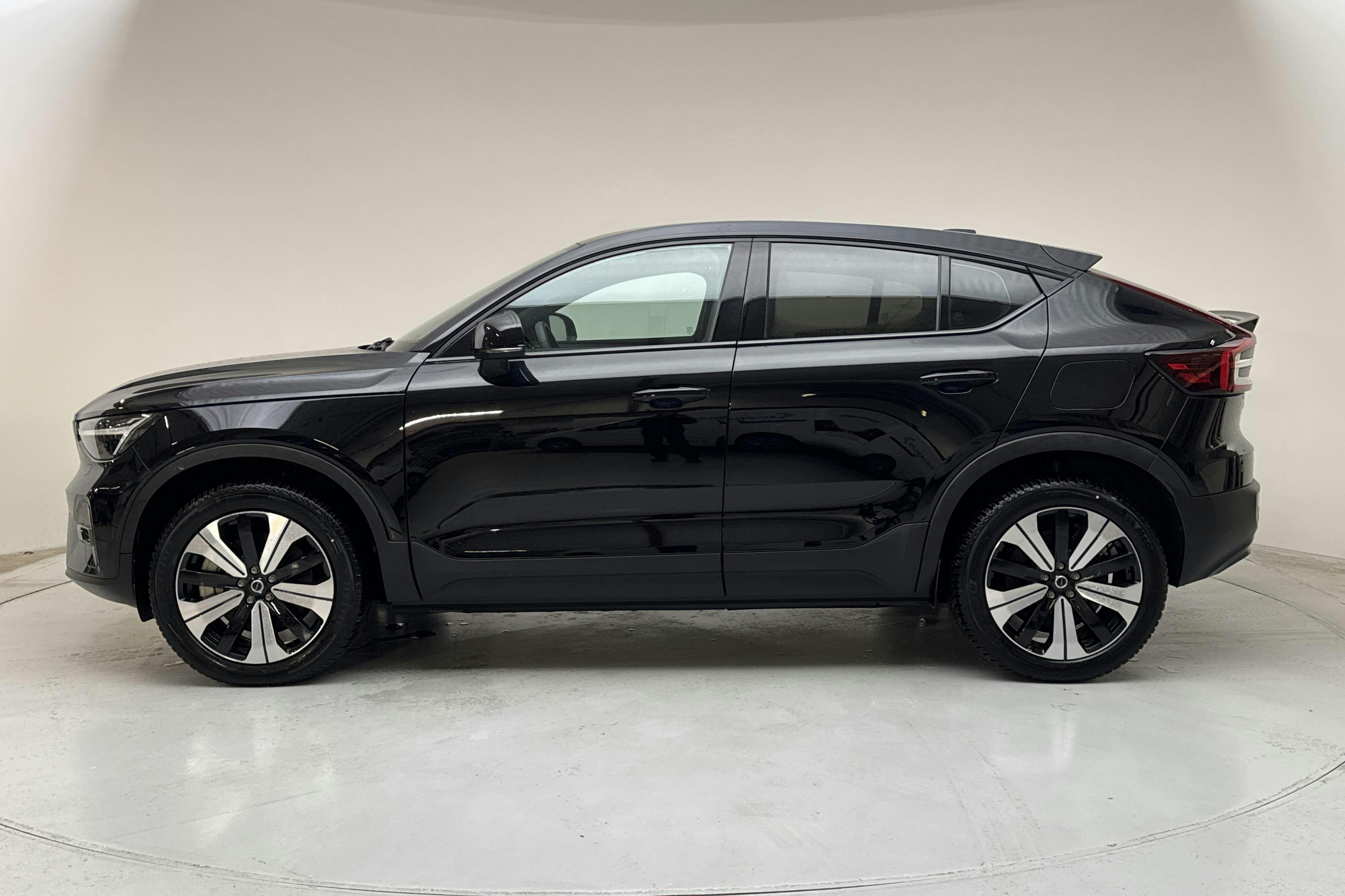 Presentation photo 2 of 19: Volvo C40 Recharge (231hk) - 16 830 km - Automatic - black - 2023