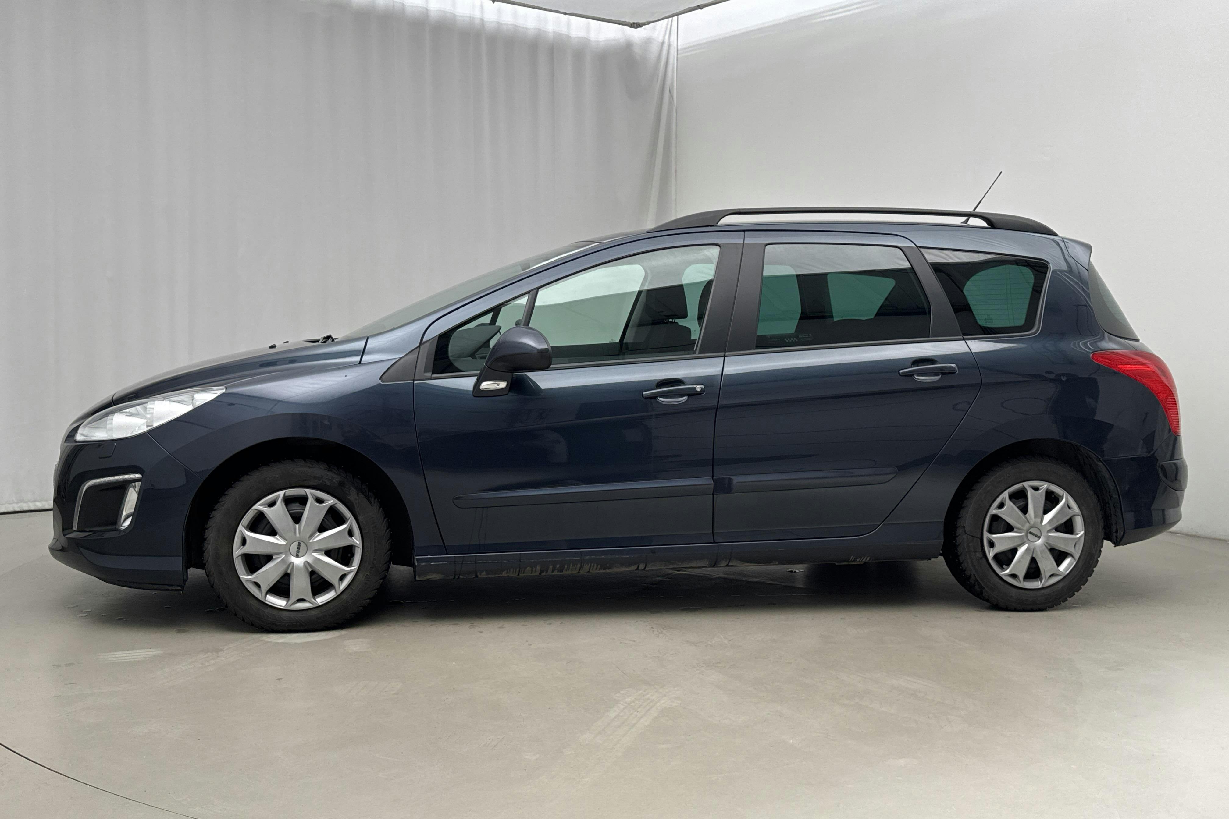 Presentation photo 2 of 16: Peugeot 308 SW 1.6 HDi FAP (110hk) - 105 410 km - Automatic - blue - 2011