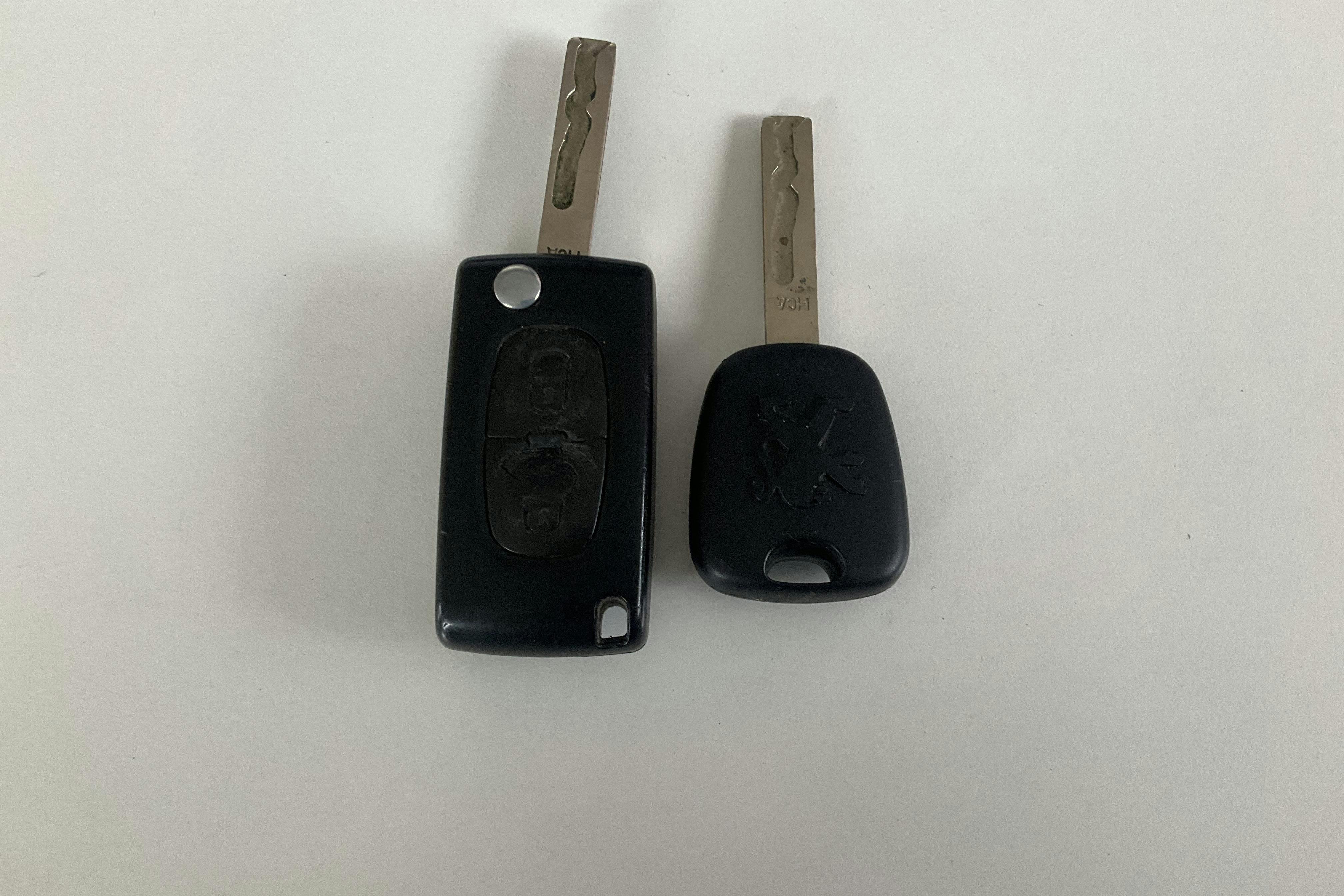 Presentation photo 16 of 16: Peugeot 308 SW 1.6 HDi FAP (110hk) - 105 410 km - Automatic - blue - 2011