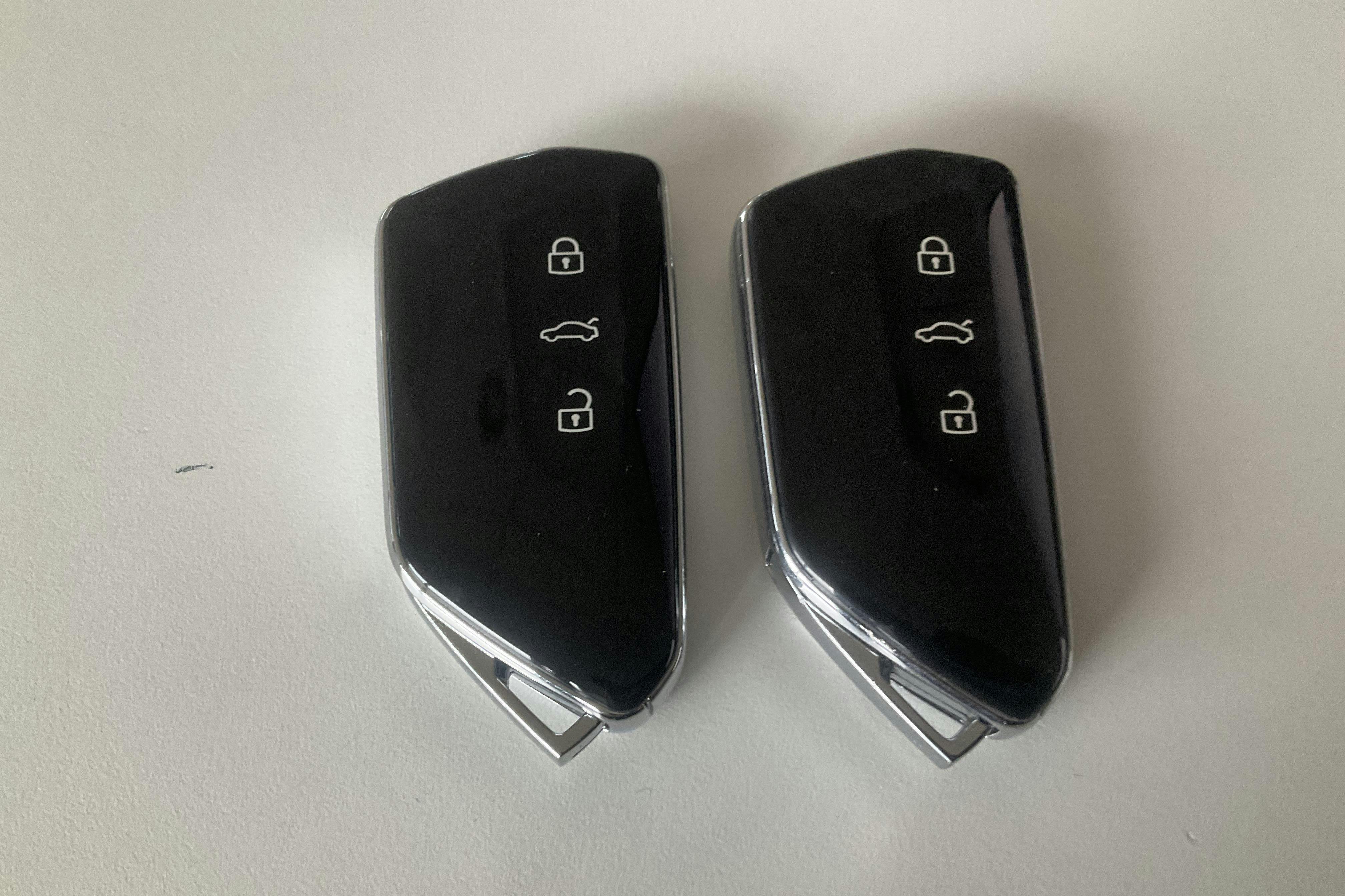 Presentation photo 18 of 18: VW Golf VIII TGI 5dr (130hk) - 42 550 km - Automatic - white - 2021