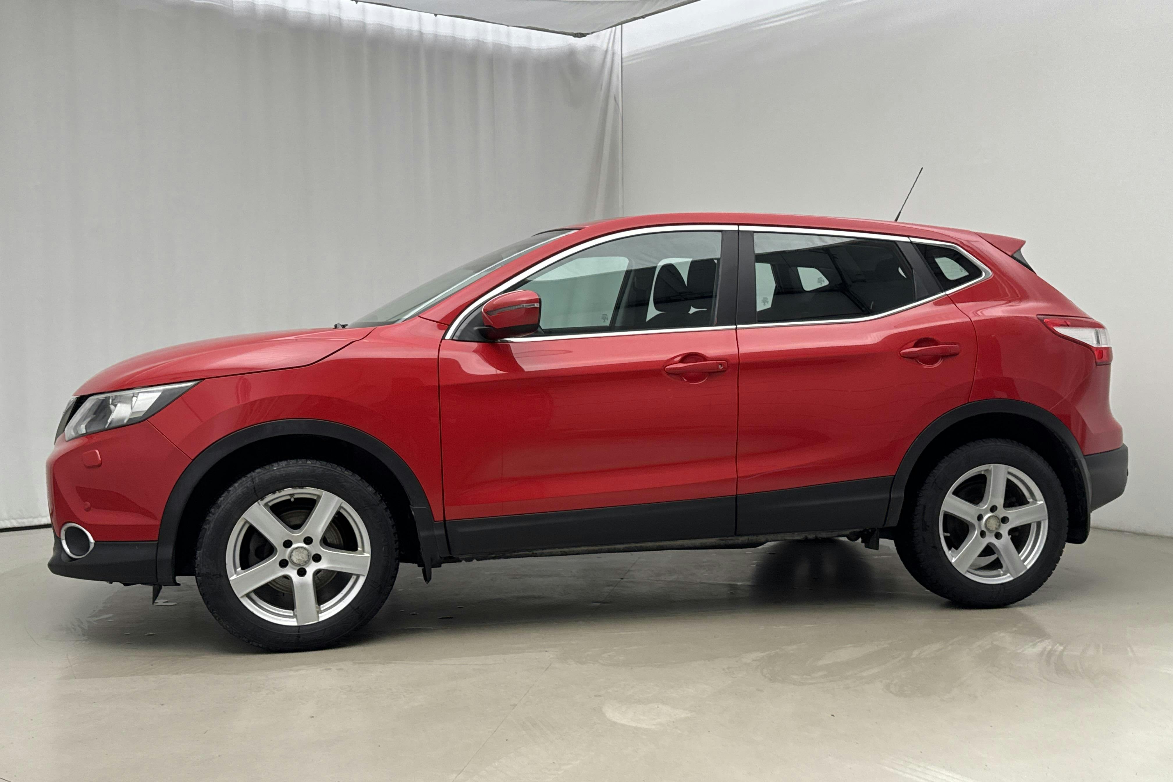 Esittelykuva 2 osoitteesta 16: Nissan Qashqai 1.2 (115hk) - 89 320 km - Automaattinen - punainen - 2015