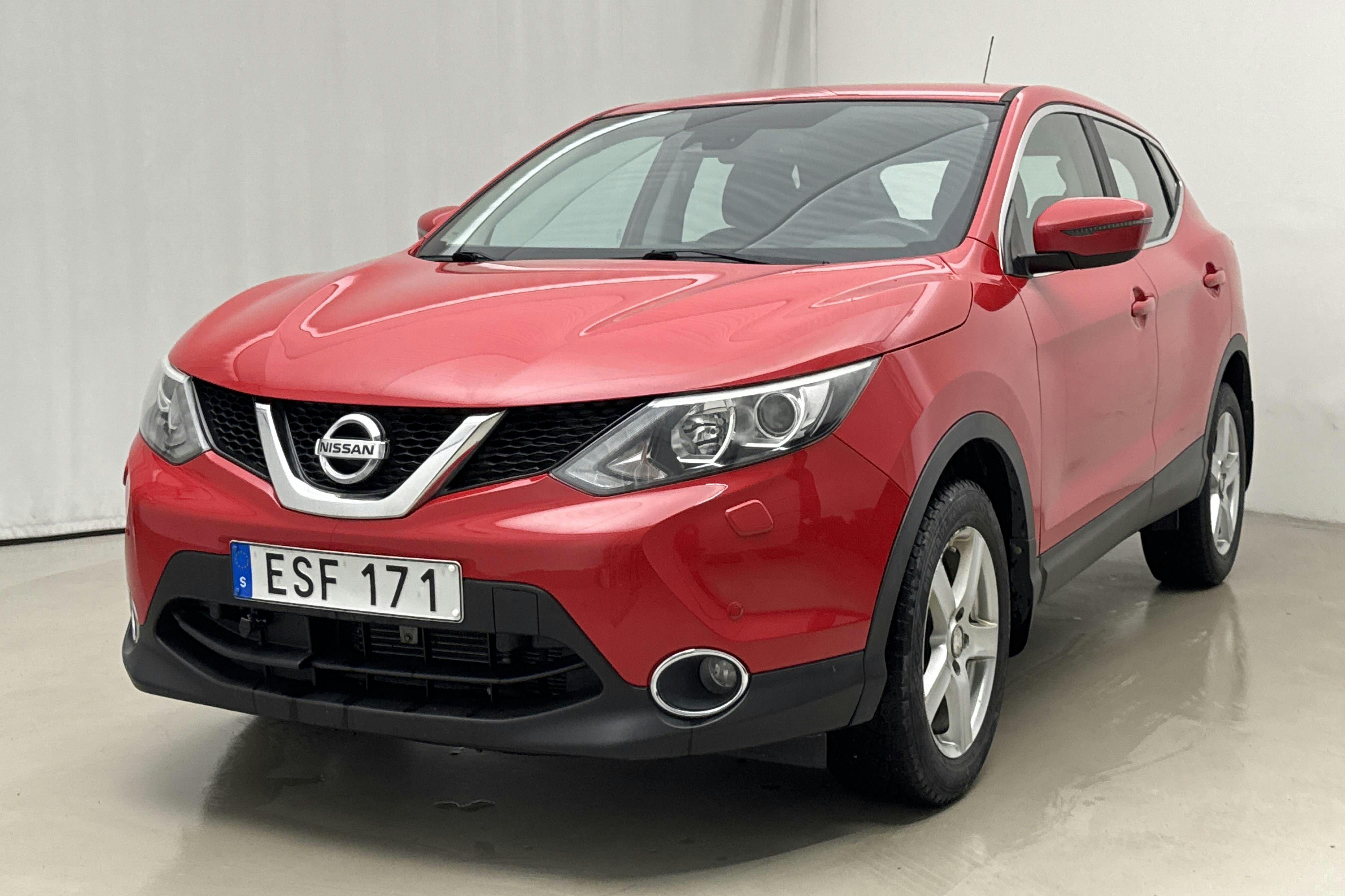 Nissan Qashqai 1.2 (115hk) - 8 932 mil - Automat - röd - 2015