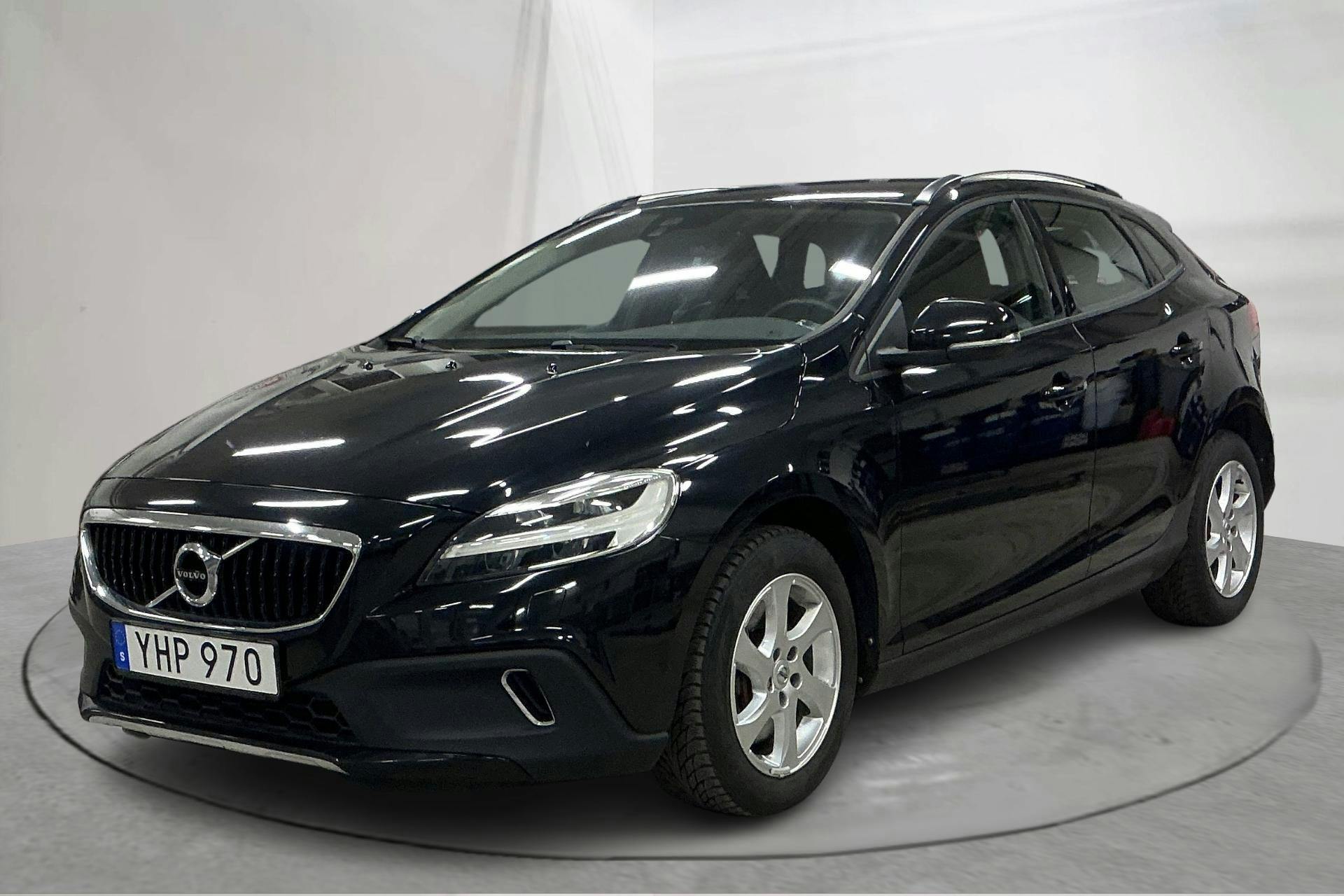 Presentation photo 1 of 14: Volvo V40 Cross Country D2 (120hk) - 124 580 km - Manual - black - 2017