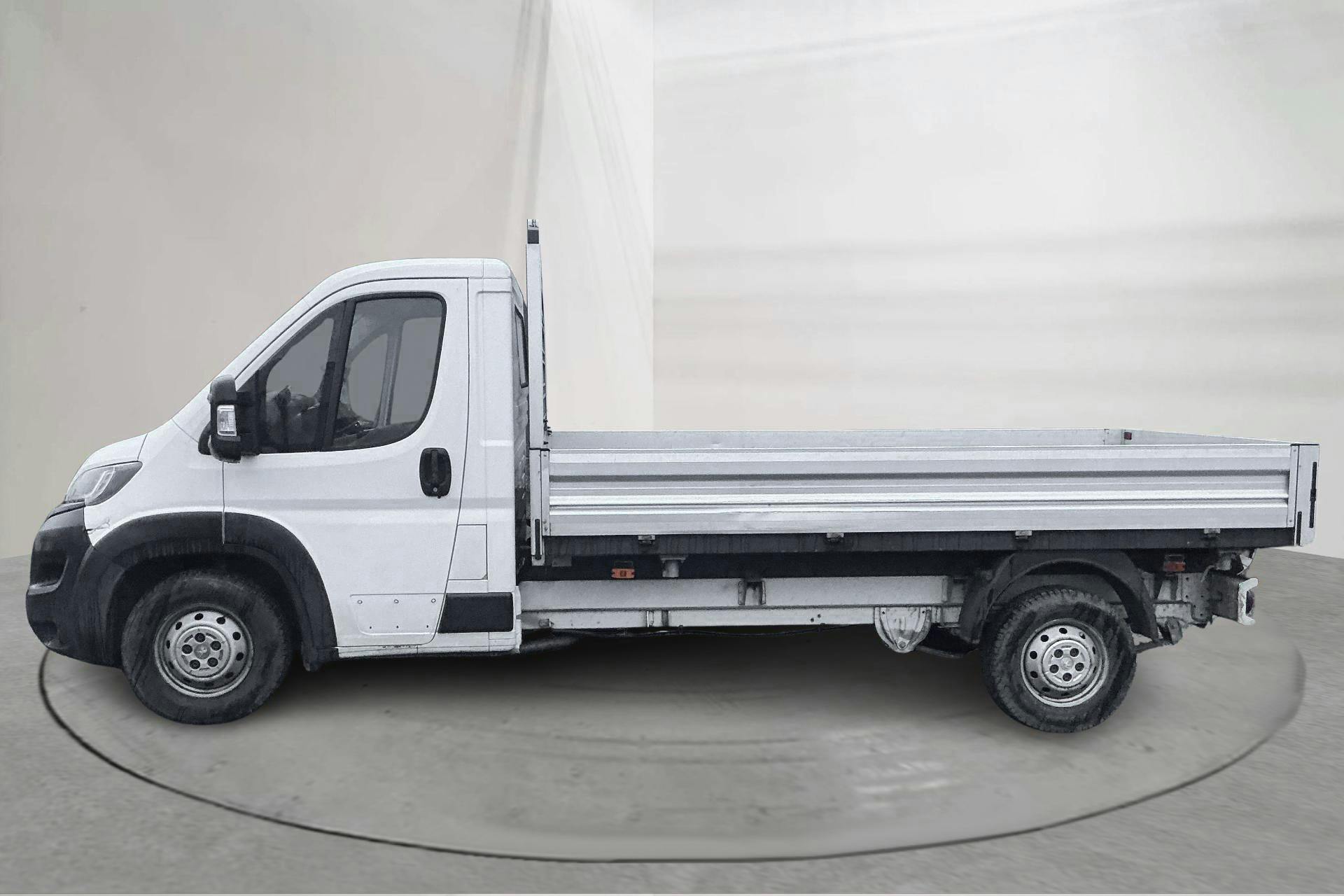Presentationsfoto 2 av 11: Peugeot Boxer 335 2.0 BlueHDI Chassi (163hk) - 10 164 mil - Manuell - vit - 2019