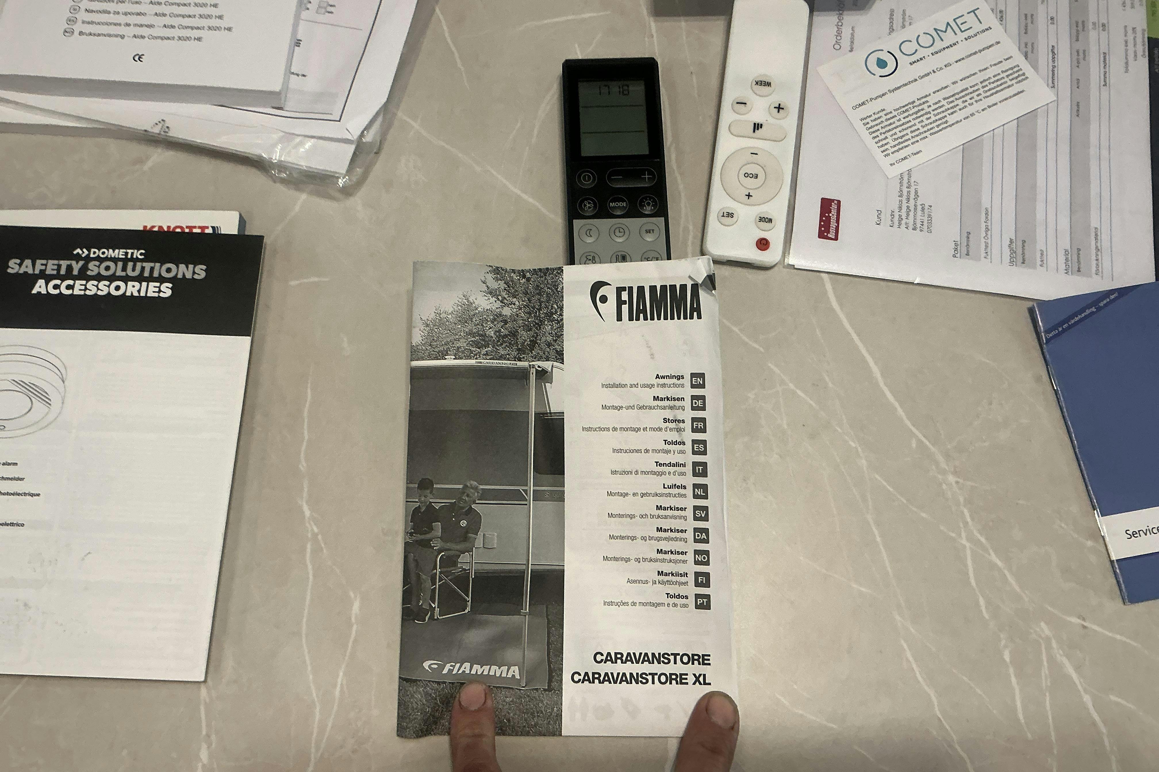 Presentationsfoto 24 av 24: Hobby 650 KFU DE LUXE Husvagn med AC & Förtält mm - 0 km - 2020