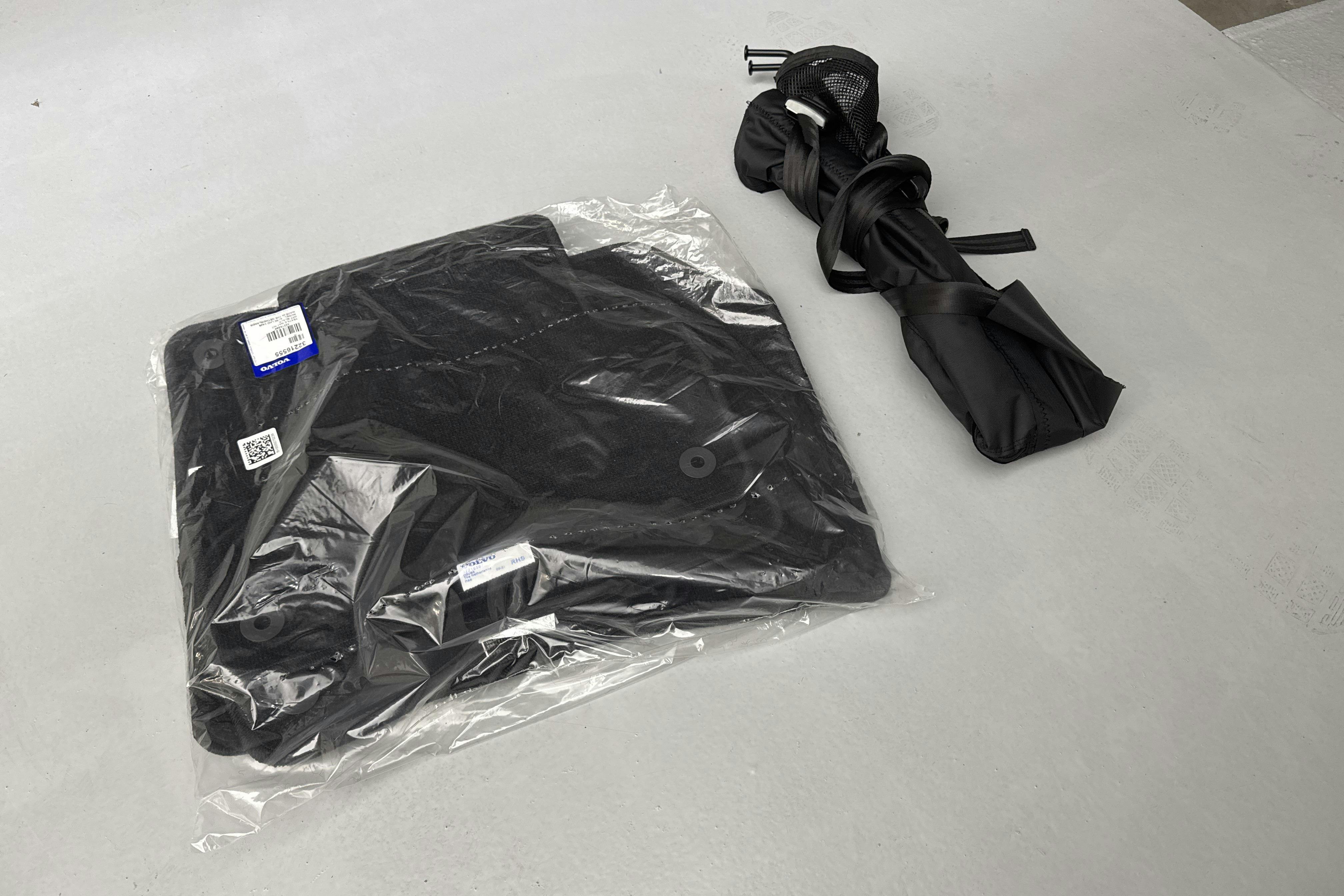 Presentation photo 17 of 17: Volvo XC60 B4 2WD Mildhybrid, Diesel (197hk) - 108 160 km - Automatic - black - 2022