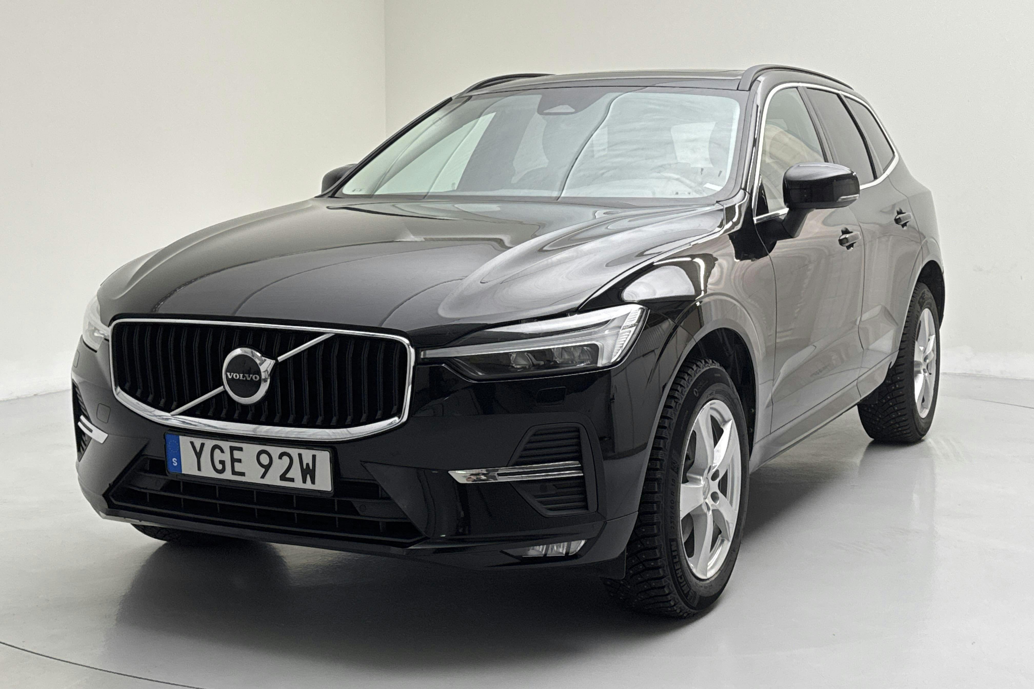 Presentation photo 1 of 17: Volvo XC60 B4 2WD Mildhybrid, Diesel (197hk) - 108 160 km - Automatic - black - 2022