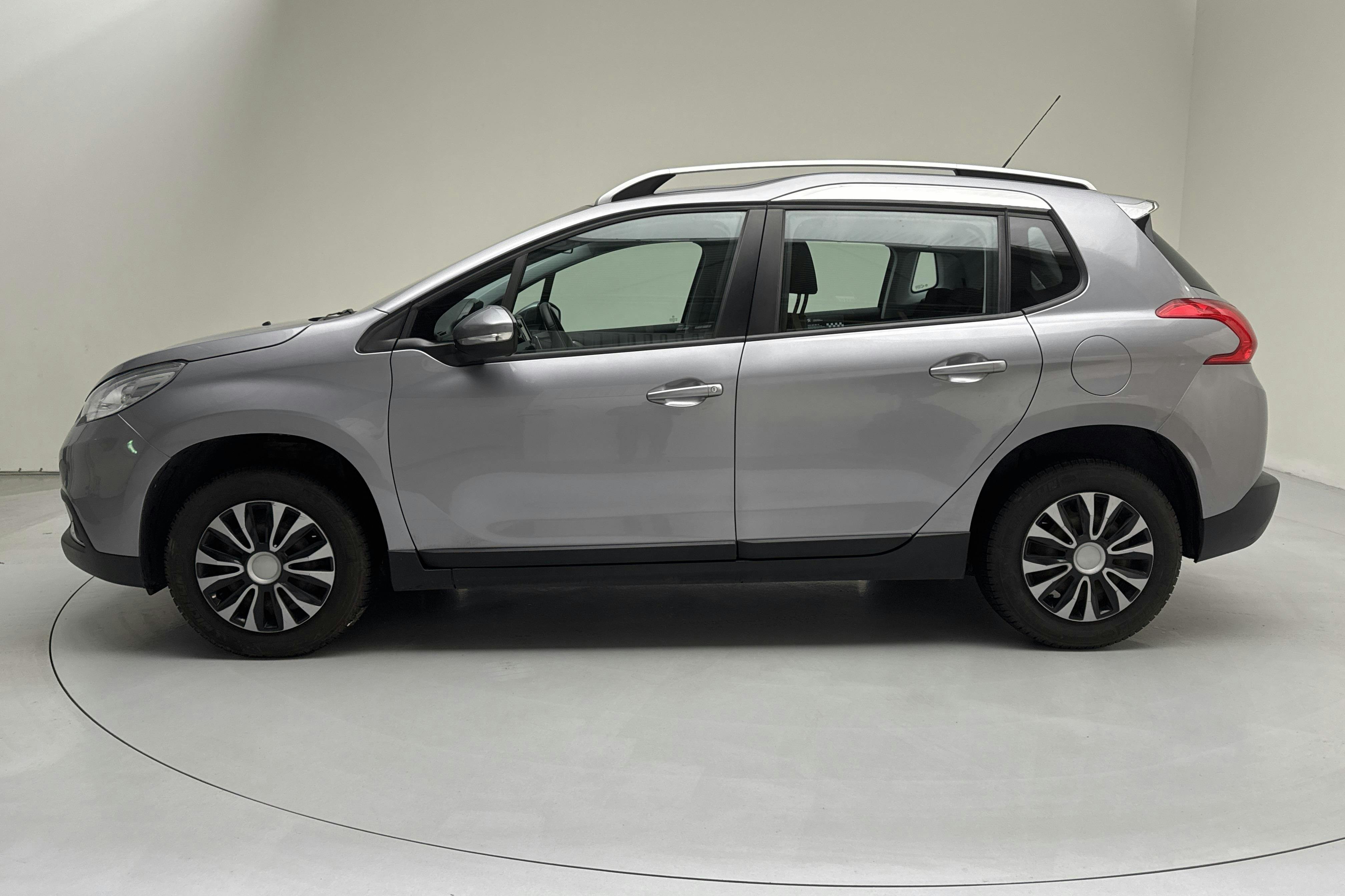 Esitlusfoto 2 aadressil 13: Peugeot 2008 1.2 VTi (82hk) - 44 490 km - Automaatne - hall - 2016