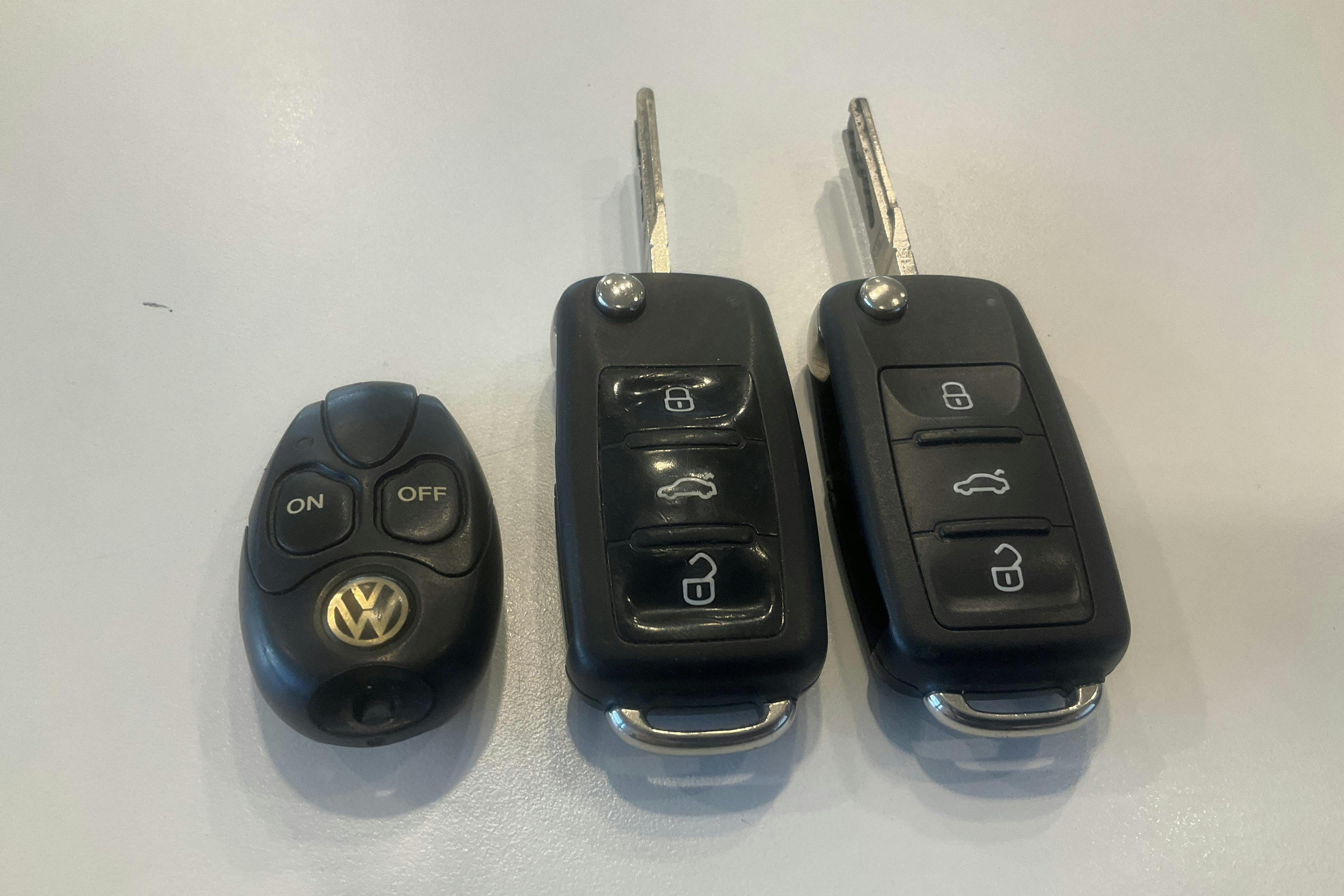 Presentation photo 12 of 12: VW Caddy 1.6 TDI Maxi Skåp (102hk) - 144 230 km - Automatic - white - 2015