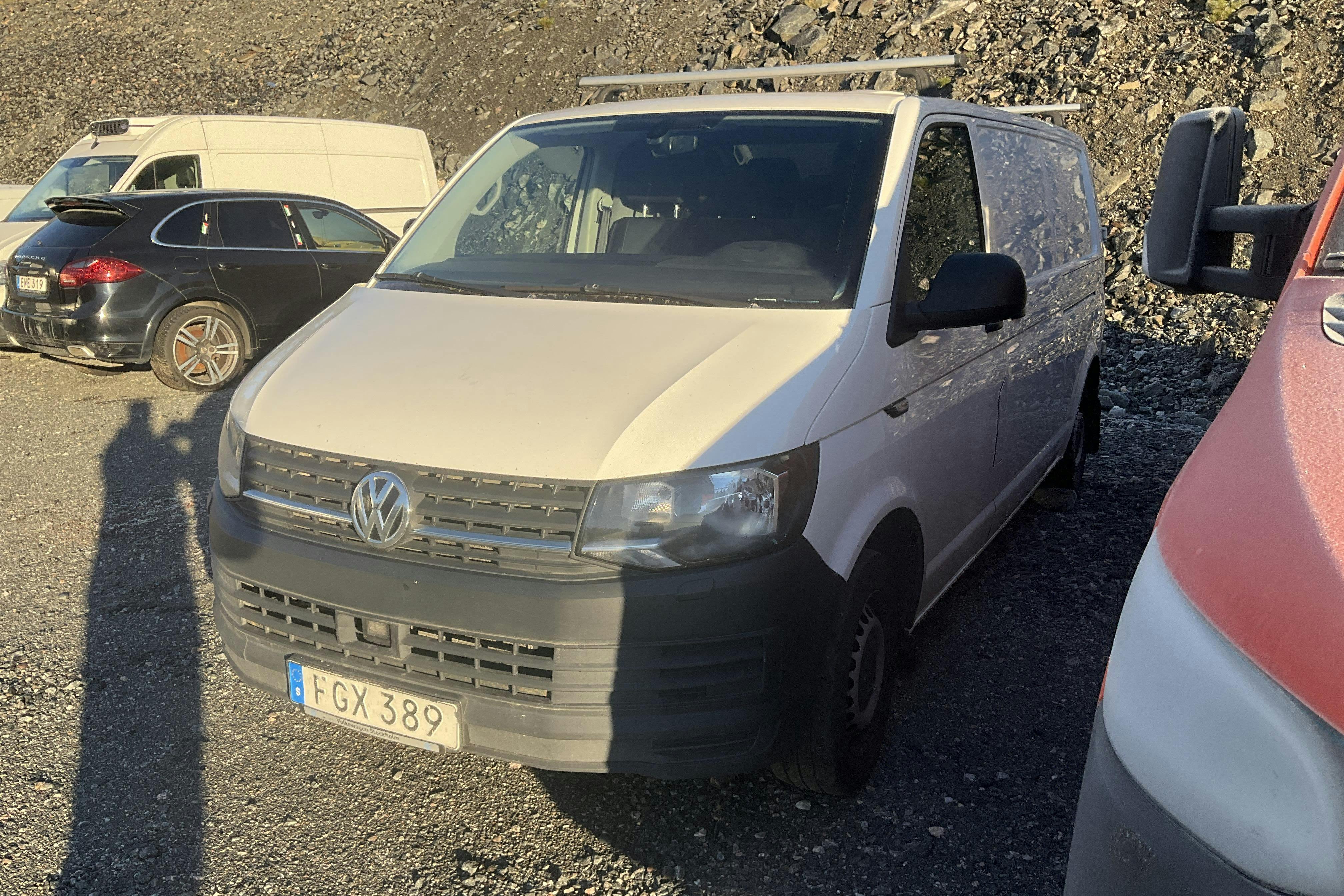 Presentation photo 1 of 13: VW Transporter T6 2.0 TDI BMT Skåp (150hk) - 183 590 km - Automatic - white - 2018