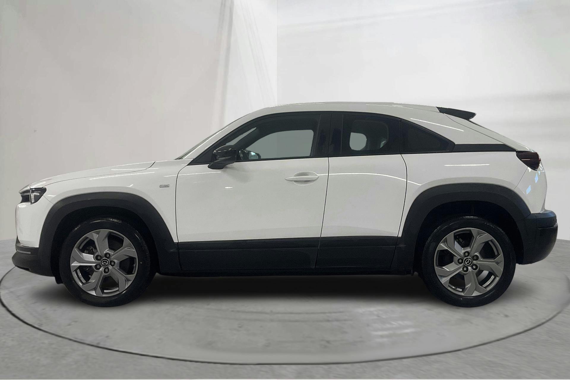 Presentation photo 2 of 22: Mazda MX-30 e-Skyactiv (145hk) - 42 150 km - Automatic - white - 2022