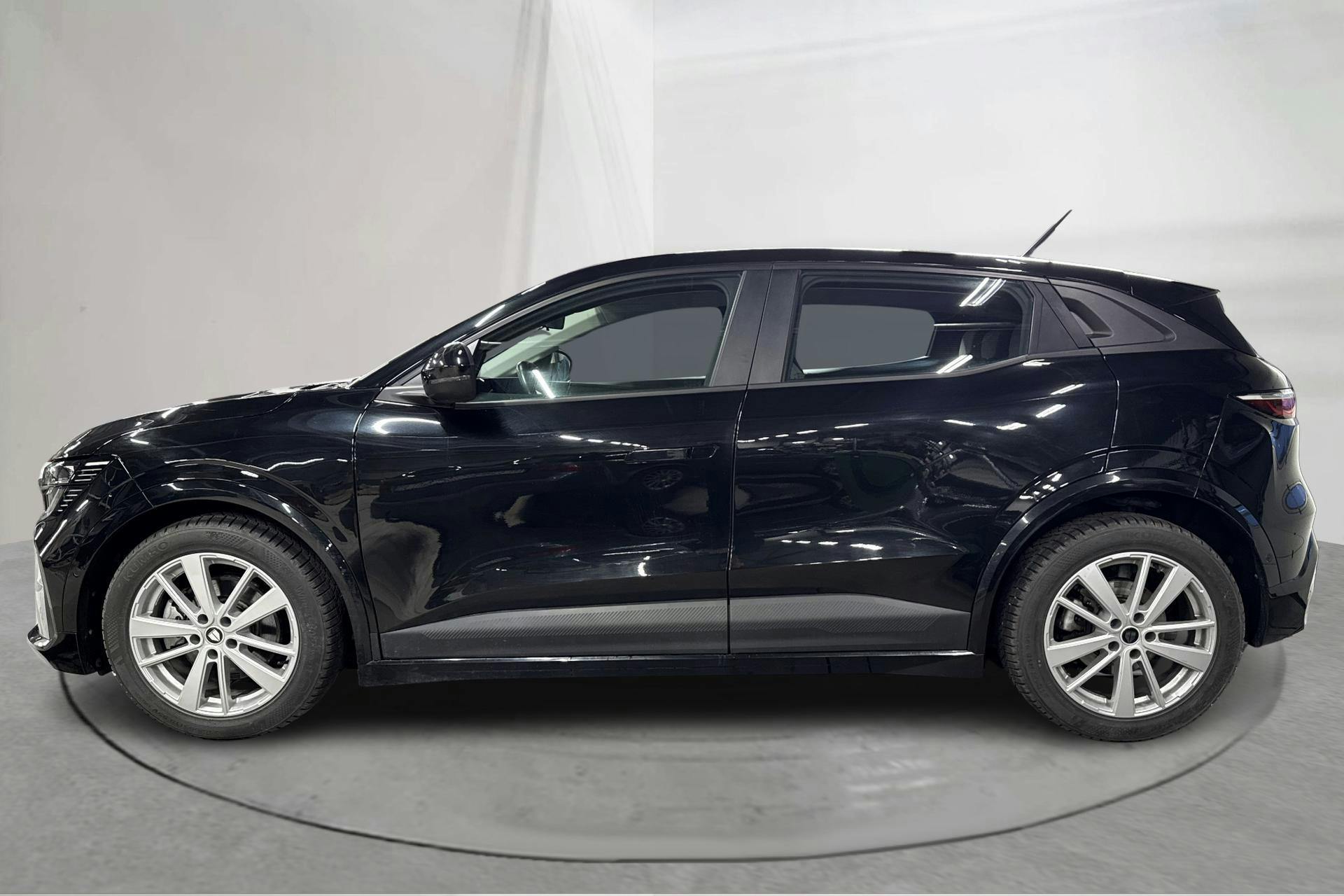 Presentation photo 2 of 17: Renault Mégane E-TECH 60kWh (220hk) - 27 420 km - Automatic - black - 2023
