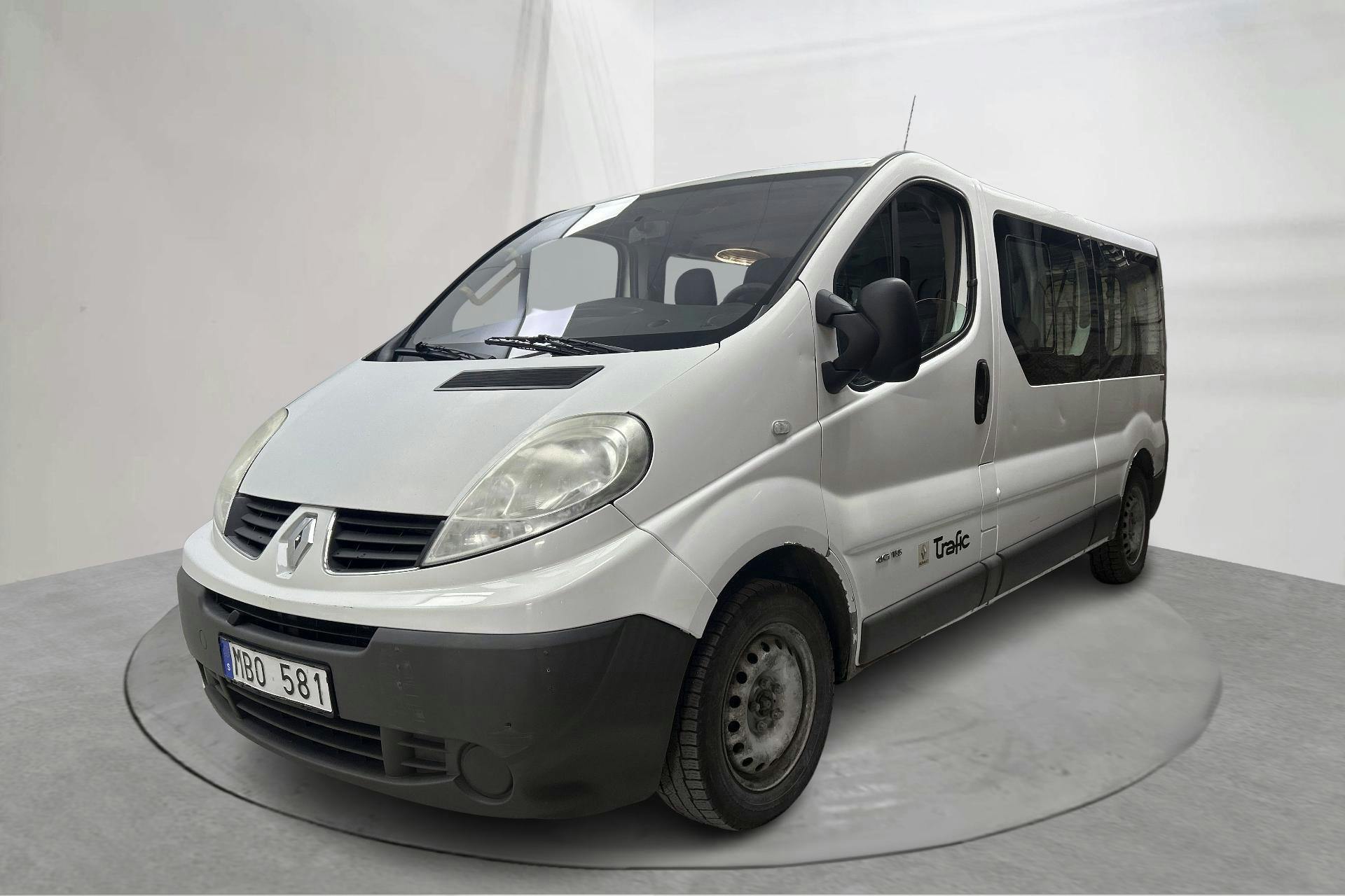 Presentation photo 1 of 13: Renault Trafic 2.0 dCi Skåp/Buss (115hk) - 300 450 km - Manual - white - 2012