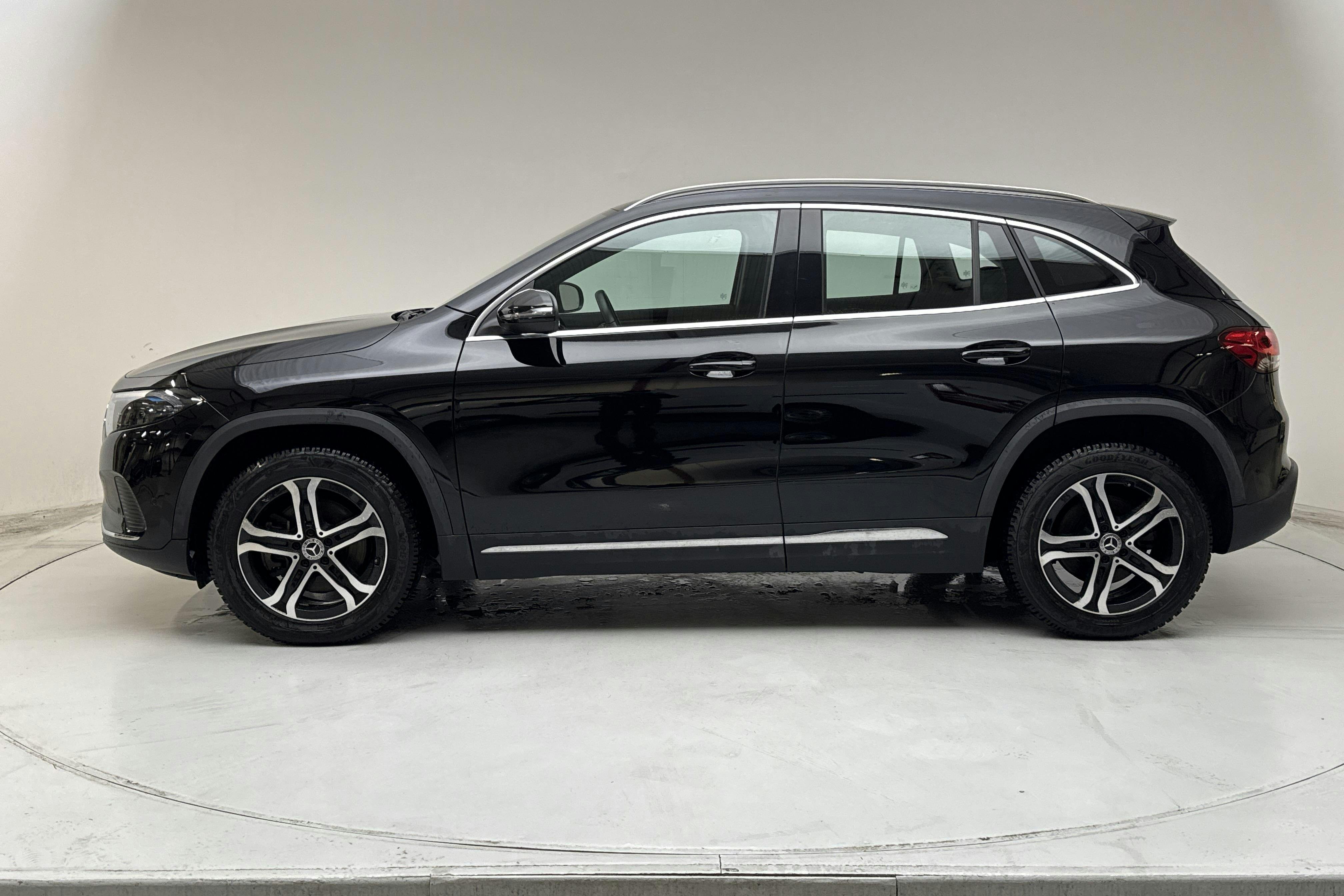 Presentationsfoto 2 av 20: Mercedes EQA 250 H243 (190hk) - 4 758 mil - Automat - svart - 2023