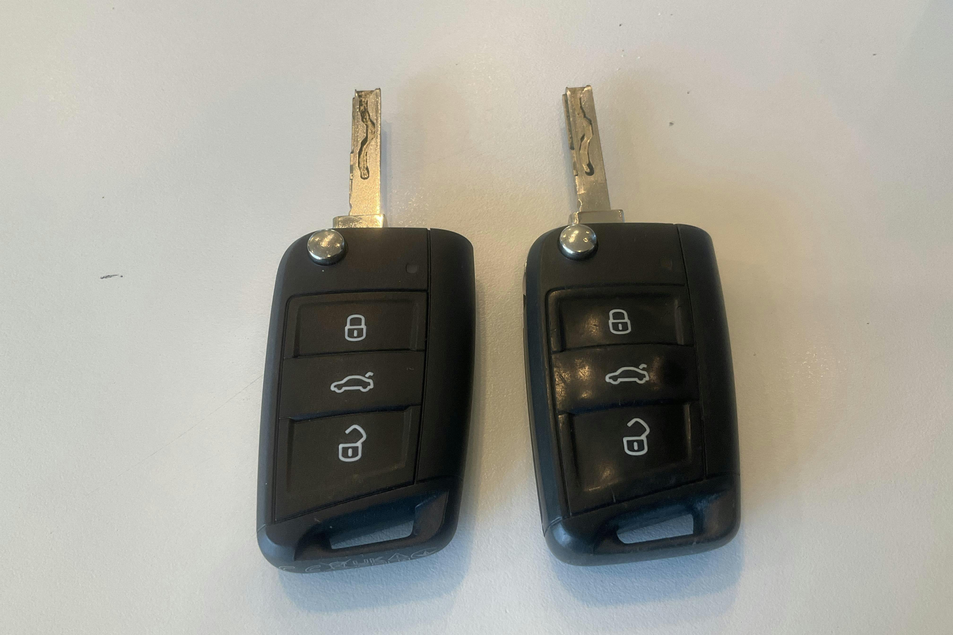 Presentationsfoto 17 av 17: VW T-Roc 1.5 TSI (150hk) - 3 048 mil - Manuell - grå - 2023