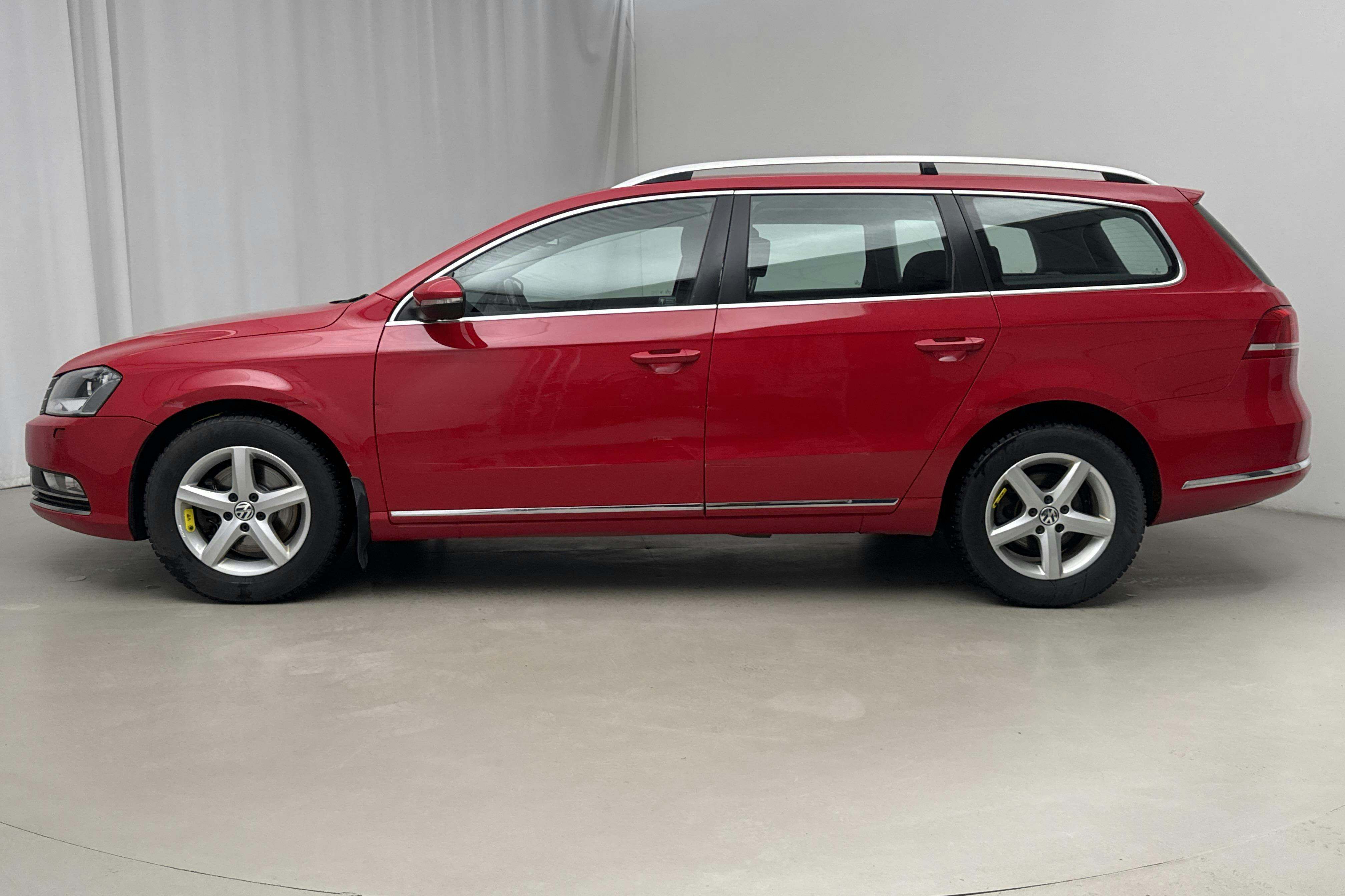 Presentation photo 2 of 12: VW Passat 1.4 TSI EcoFuel Variant (150hk) - 136 500 km - Manual - red - 2012