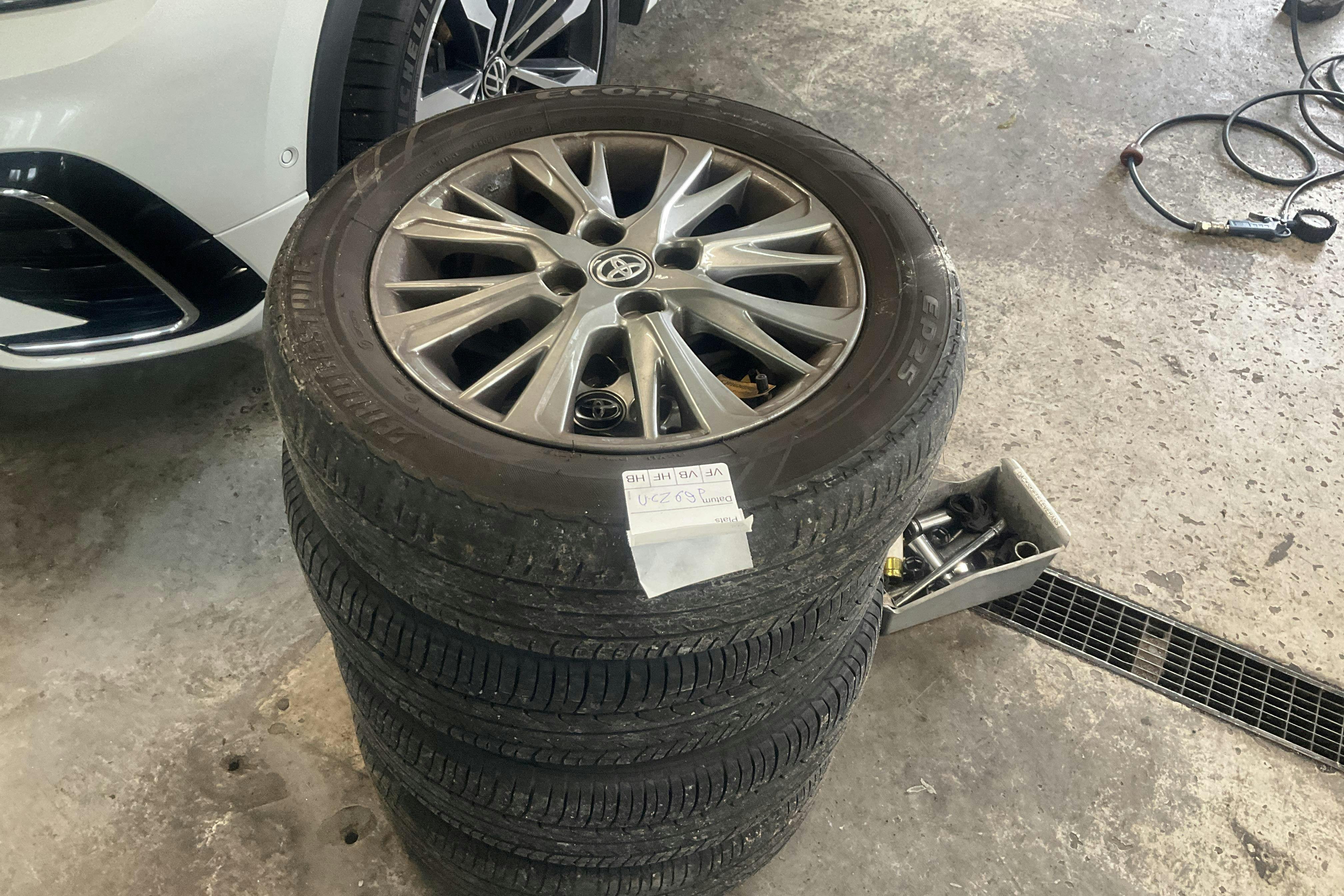 Presentation photo 13 of 13: Toyota Yaris 1.5 5dr (111hk) - 73 470 km - Automatic - red - 2019