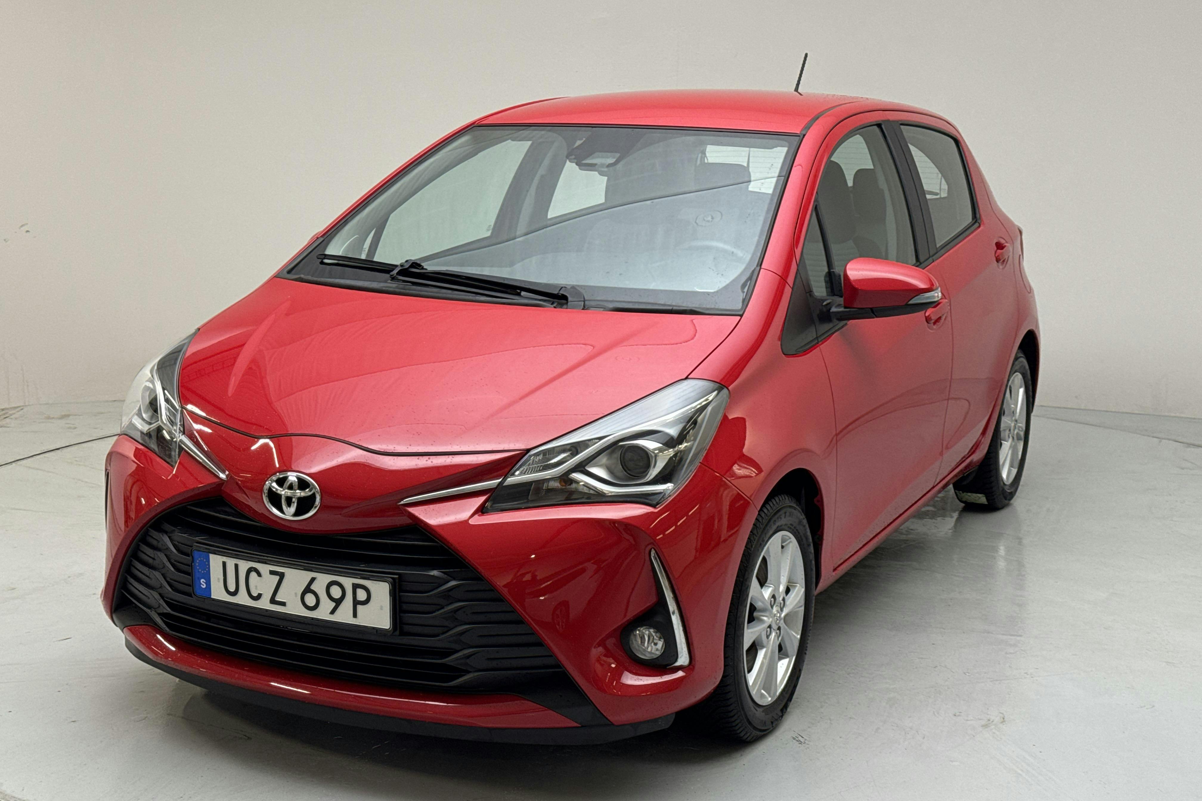 Toyota Yaris 1.5 5dr (111hk) - 7 347 mil - Automat - röd - 2019
