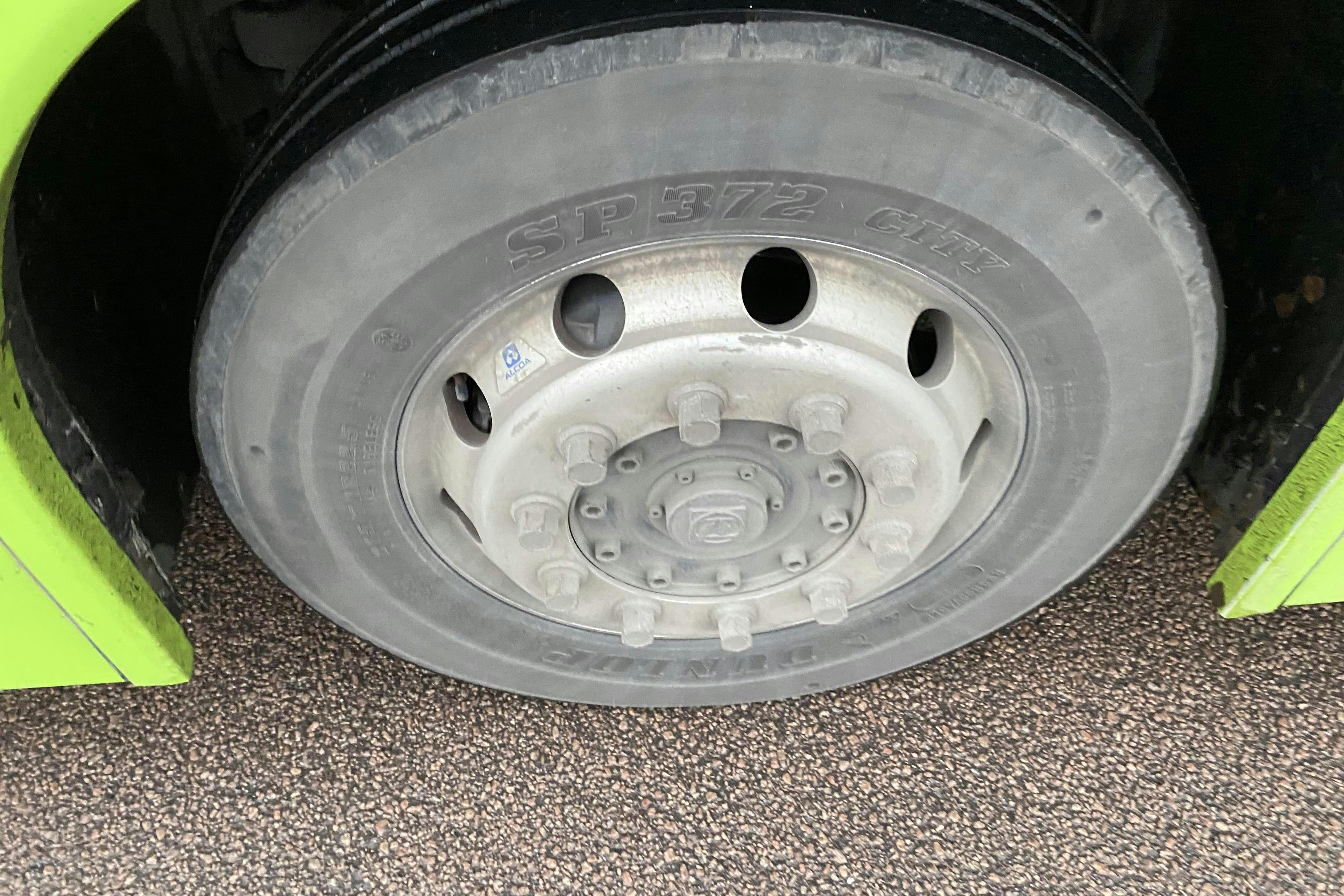 Zdjęcie prezentacyjne 38 z 38: BYD K9C-13A Linjebuss - 415 197 km - Automatyczna - zielony - 2015