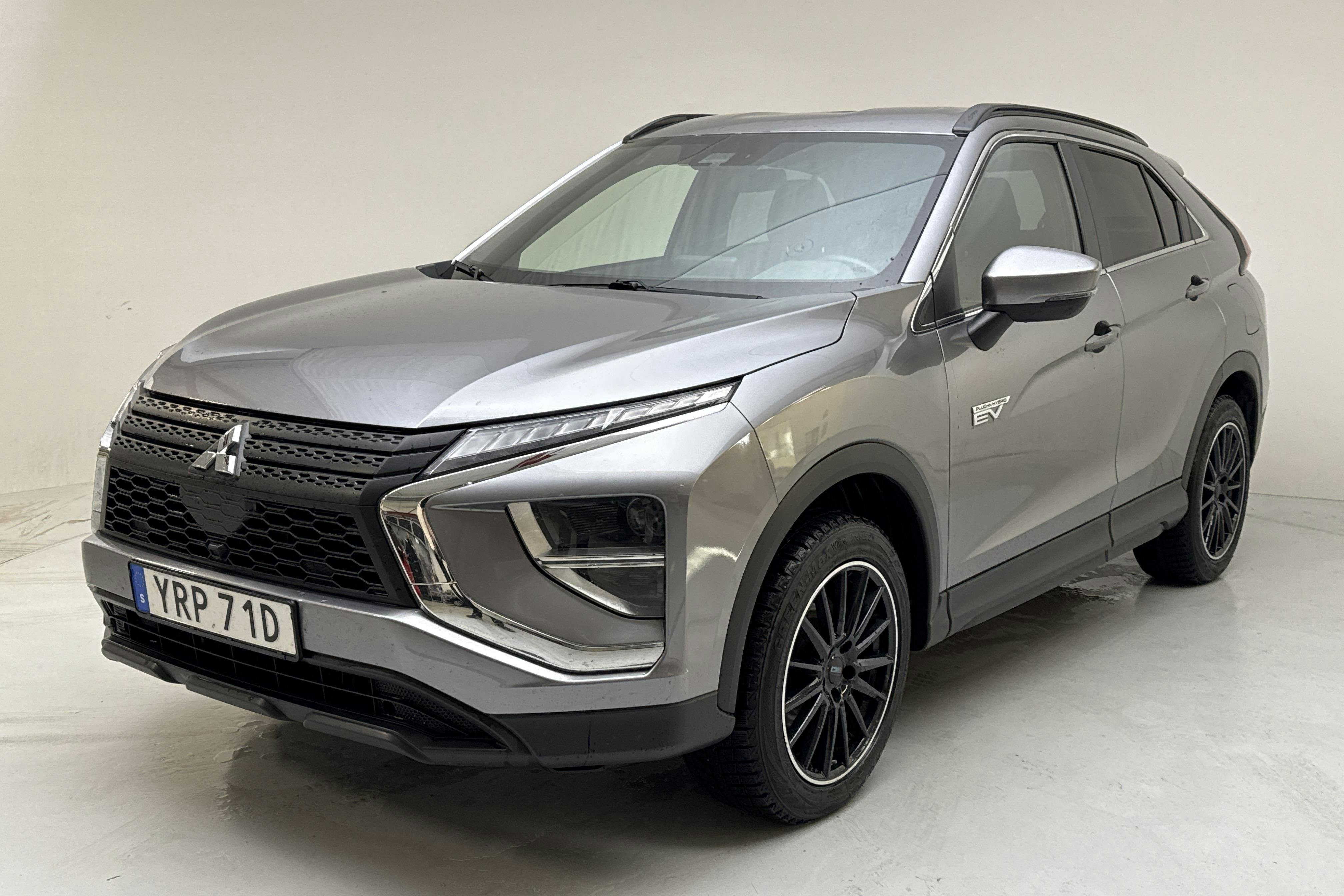 Presentation photo 1 of 16: Mitsubishi Eclipse Cross 2.4 PHEV 4WD (185hk) - 53 550 km - Automatic - gray - 2021