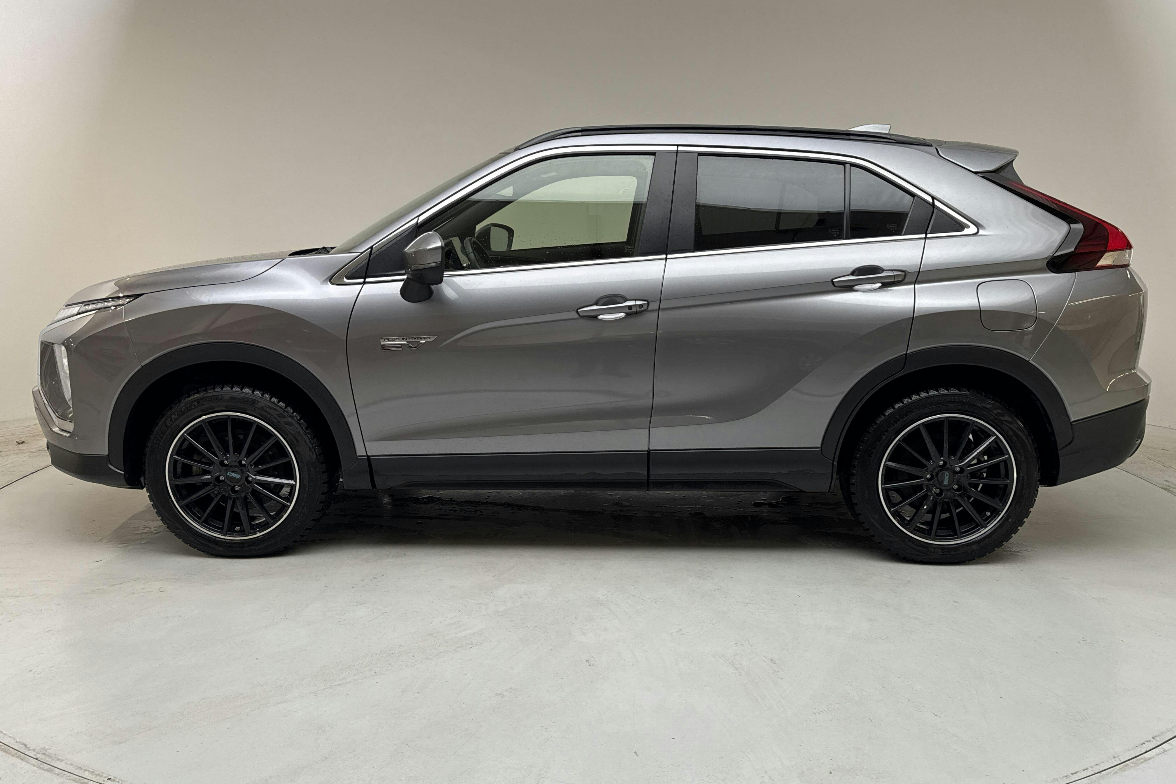 Presentation photo 2 of 16: Mitsubishi Eclipse Cross 2.4 PHEV 4WD (185hk) - 53 550 km - Automatic - gray - 2021