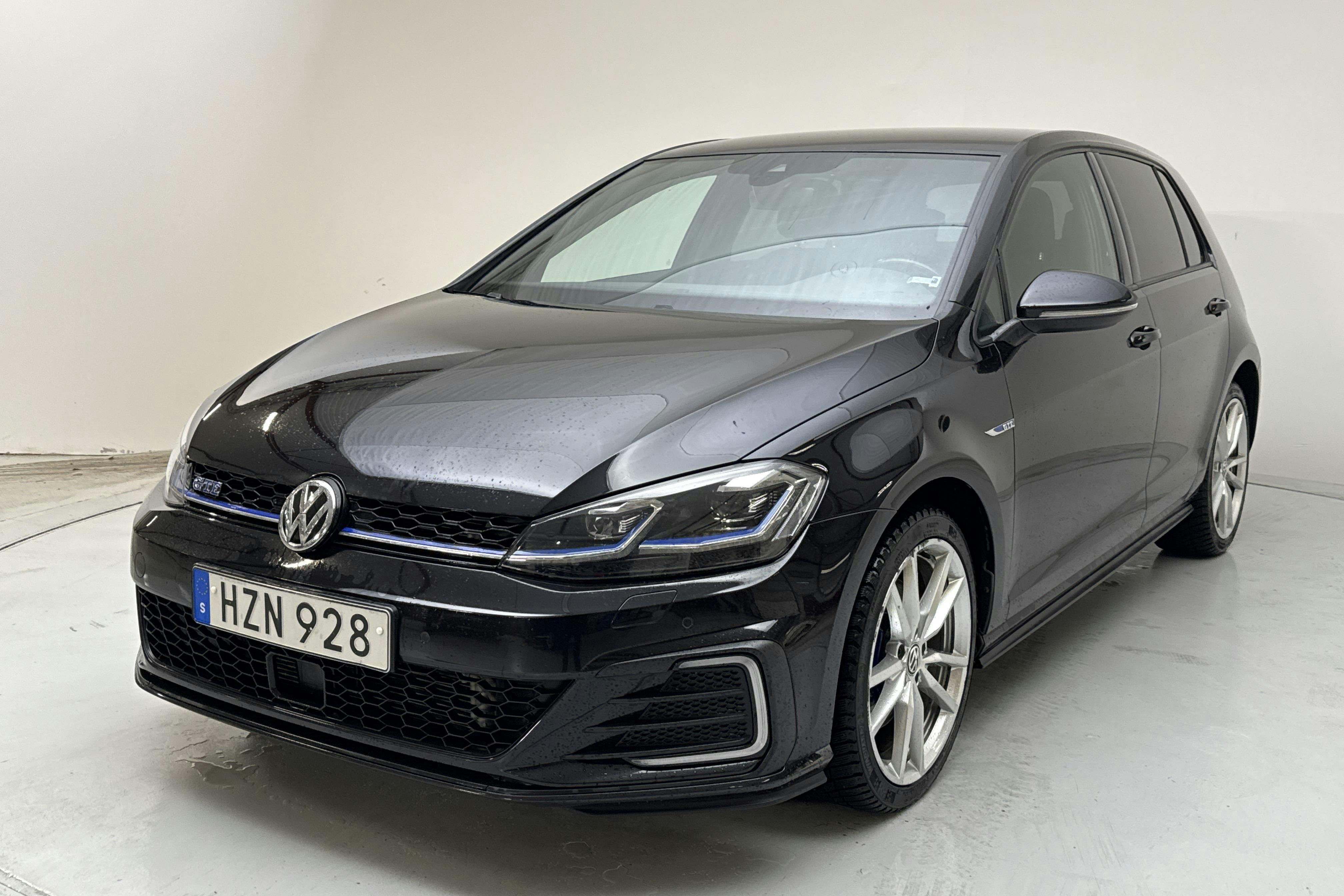 Presentationsfoto 1 av 17: VW Golf VII GTE 5dr (204hk) - 13 320 mil - Automat - svart - 2018