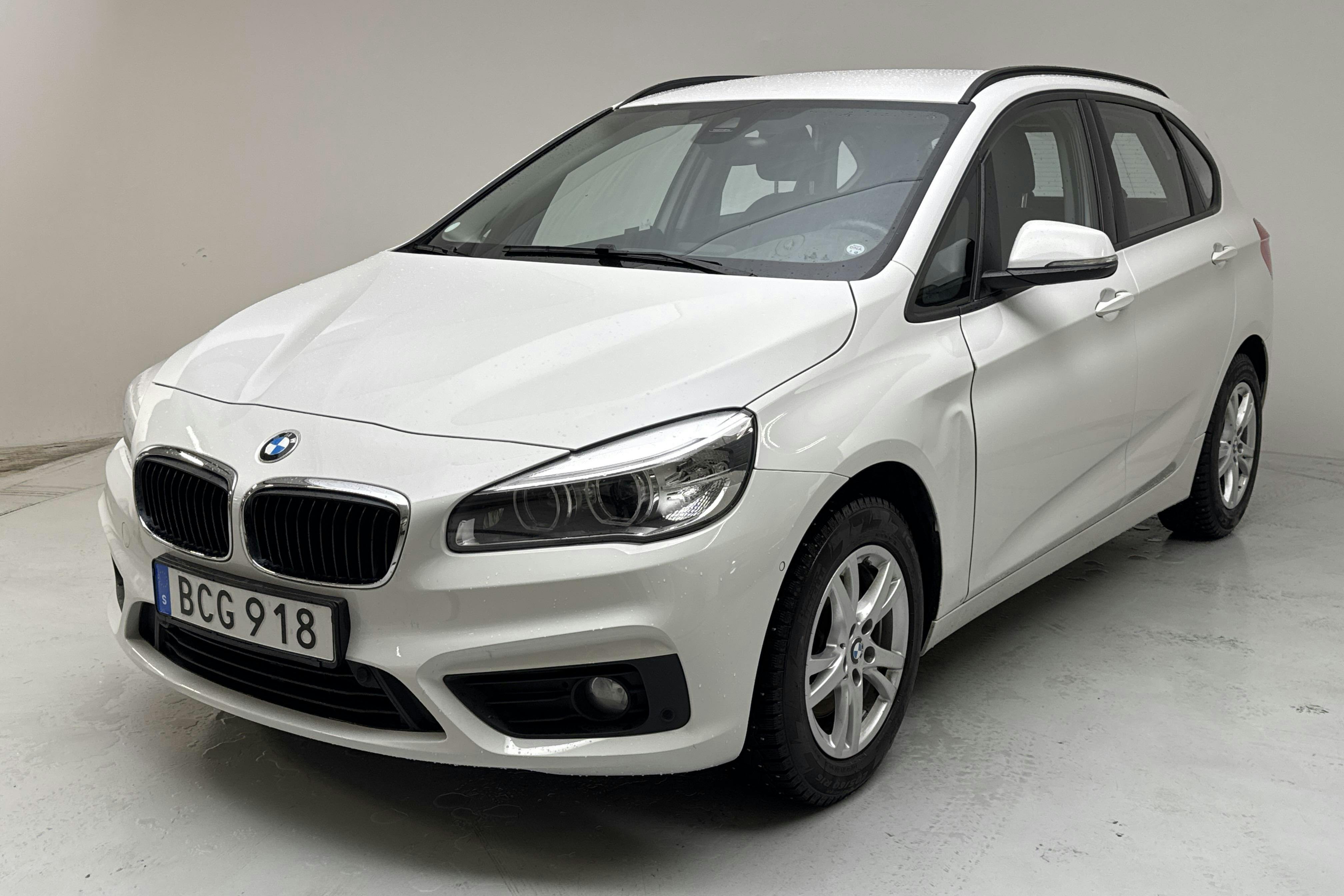 BMW 218i Active Tourer, F45 (136hk) - 4 052 mil - Manuell - vit - 2016