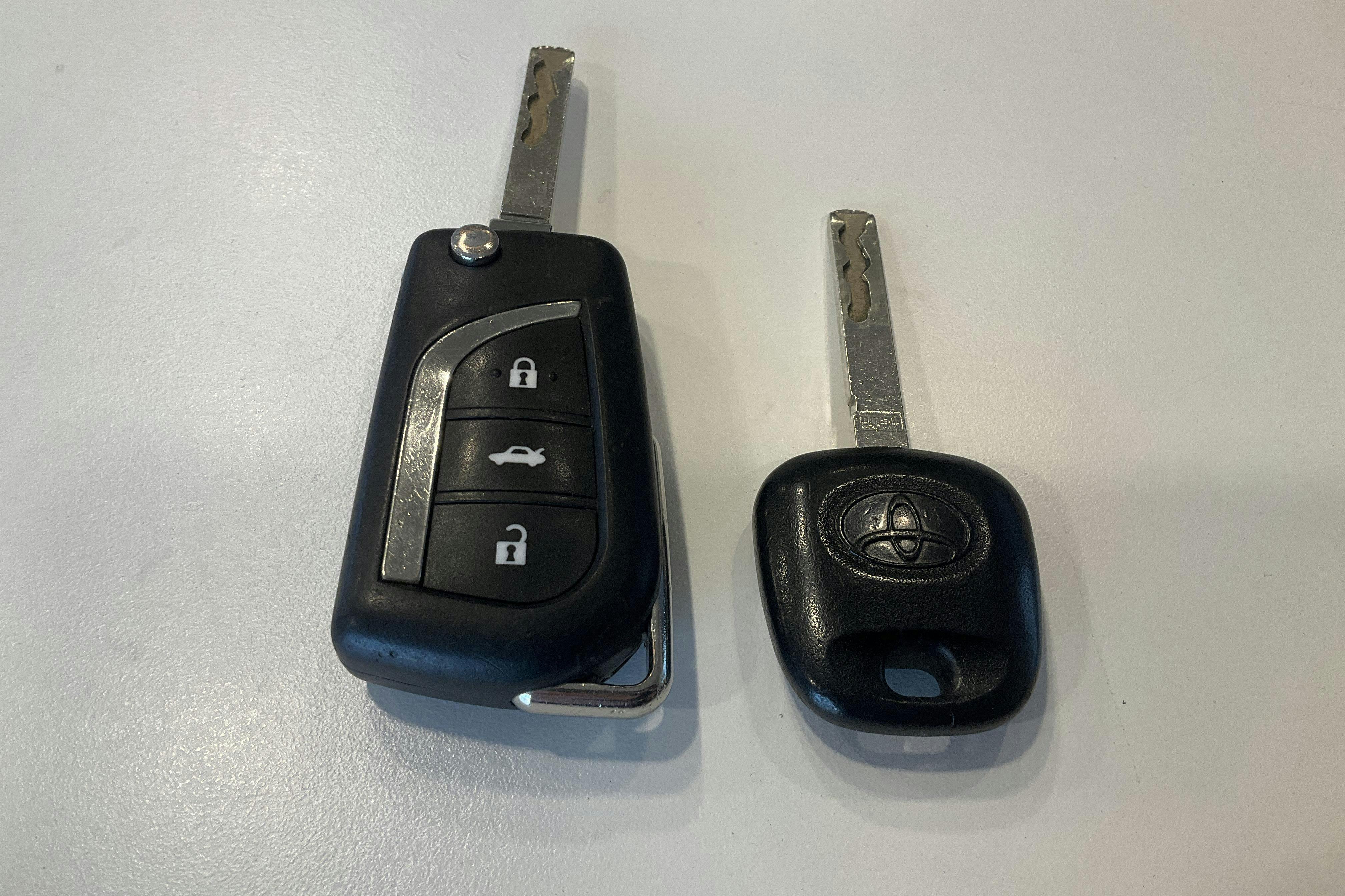 Esittelykuva 19 osoitteesta 19: Toyota Verso VVT-i 1.8 (147hk) - 278 260 km - Automaattinen - musta - 2015