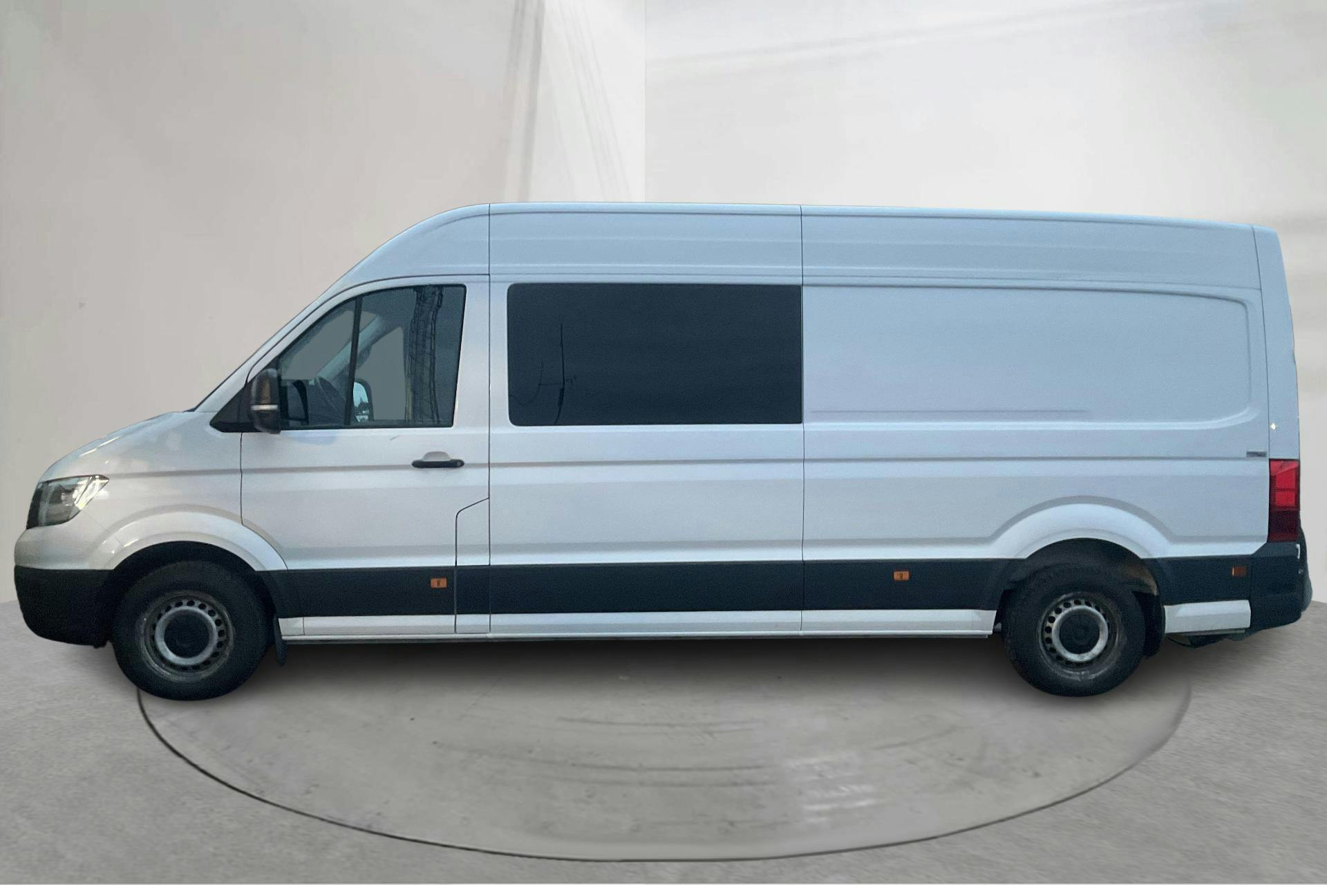 Presentation photo 2 of 16: VW Crafter 35 2.0 TDI Skåp (140hk) - 104 830 km - Automatic - white - 2019