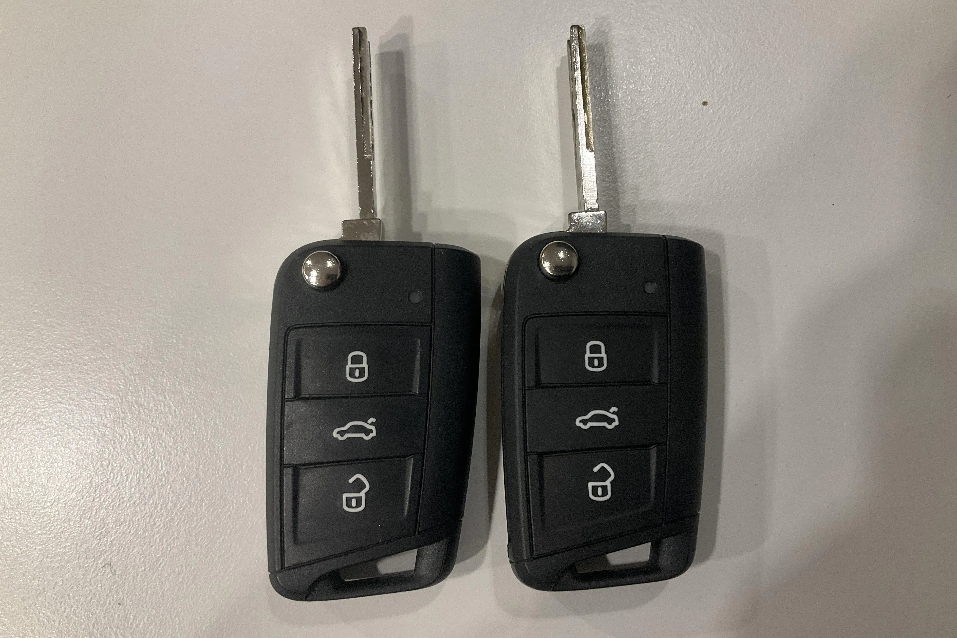 Presentation photo 16 of 16: VW T-Cross 1.0 TSI (116hk) - 3 660 km - Automatic - black - 2025