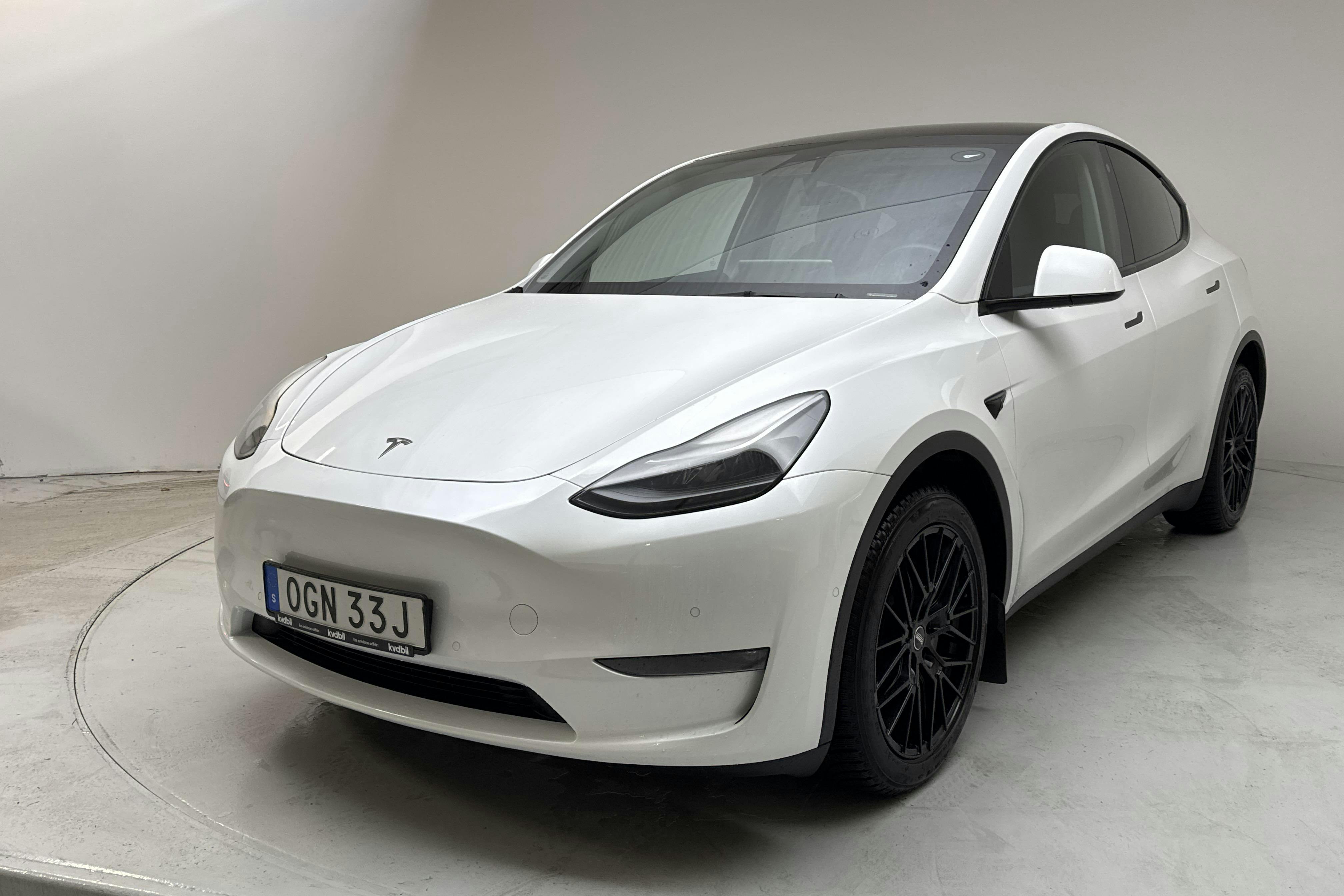 Presentation photo 1 of 20: Tesla Model Y Long Range Dual Motor AWD - 114 680 km - Automatic - white - 2021