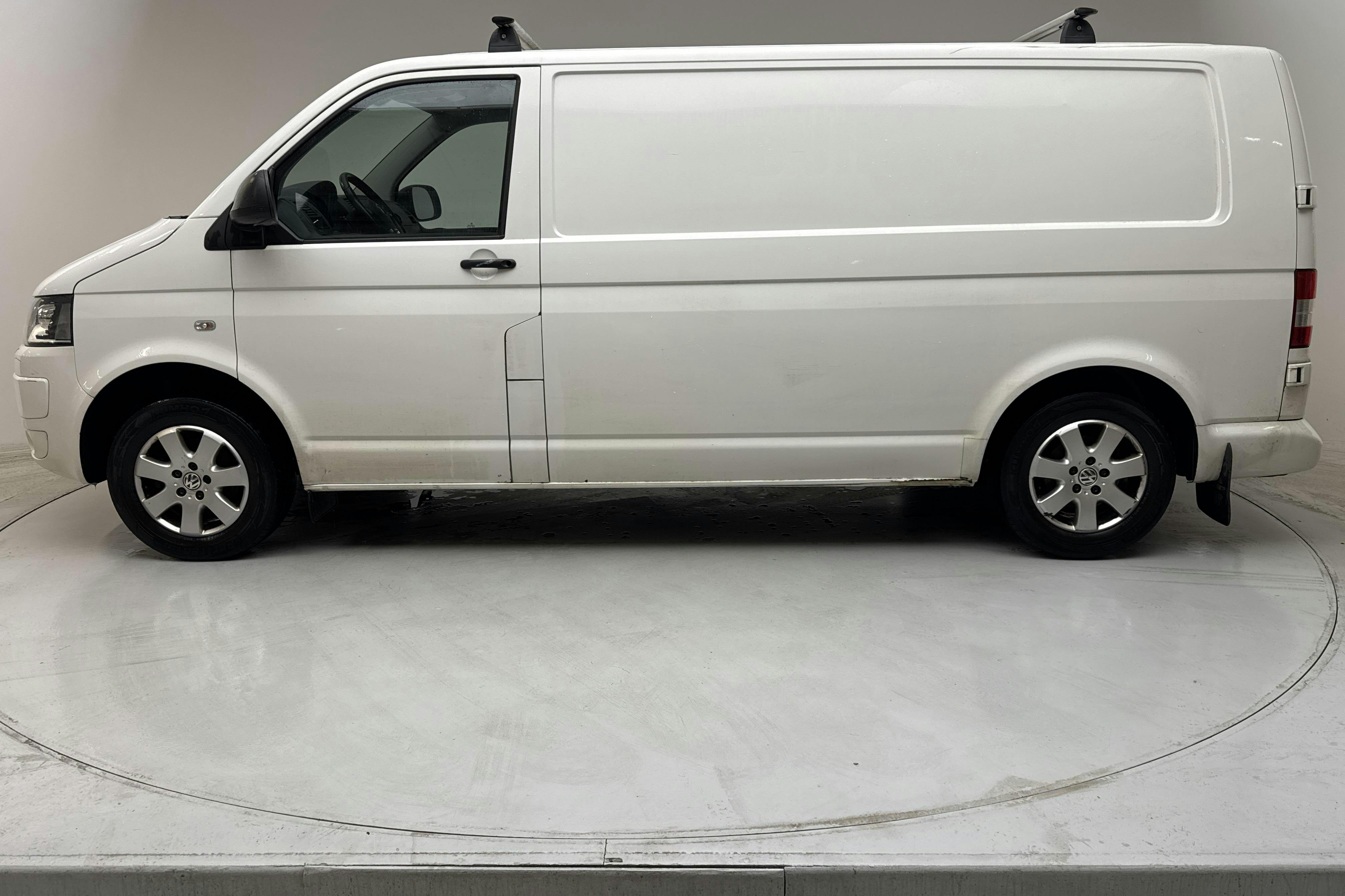 Presentation photo 2 of 10: VW Transporter T5 2.0 TDI (140hk) - 227 340 km - Automatic - white - 2014