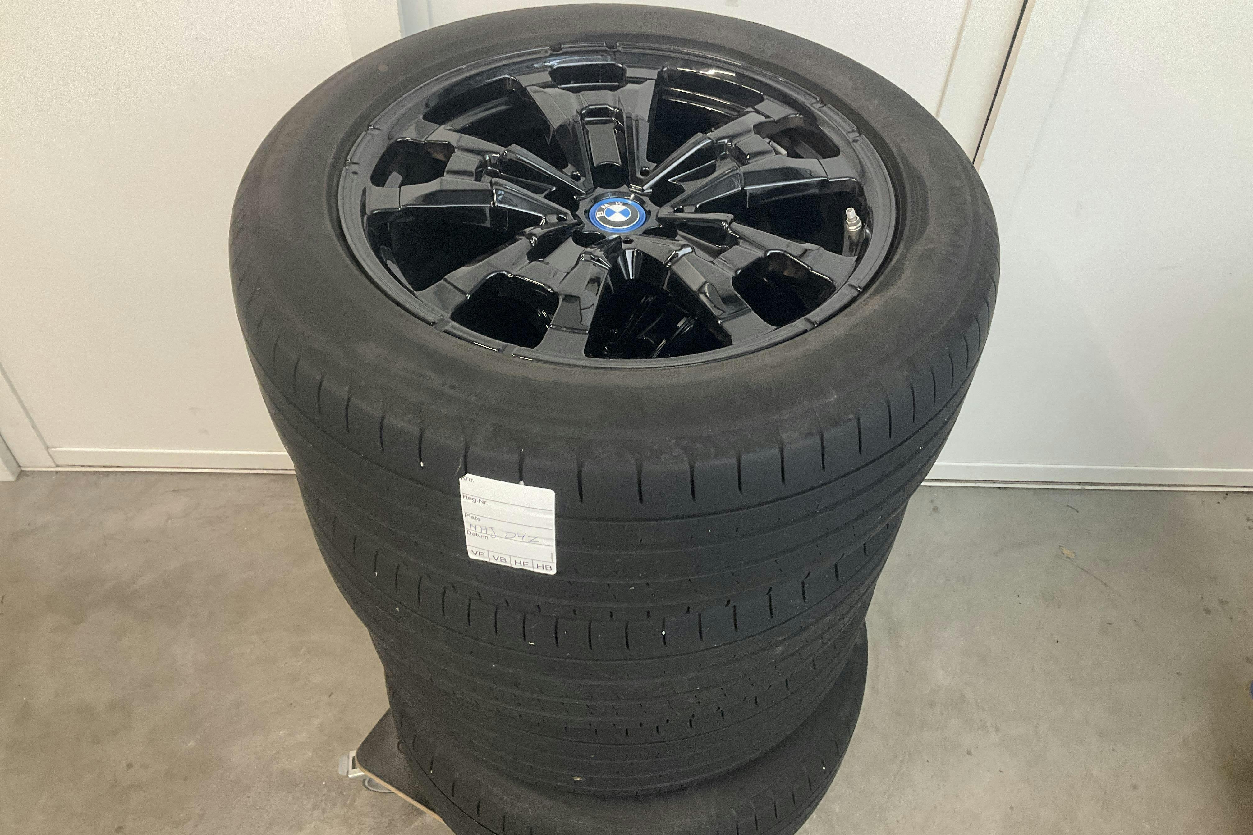 Presentation photo 21 of 21: BMW iX3 LCI, G08 (286hk) - 19 520 km - Automatic - gray - 2024