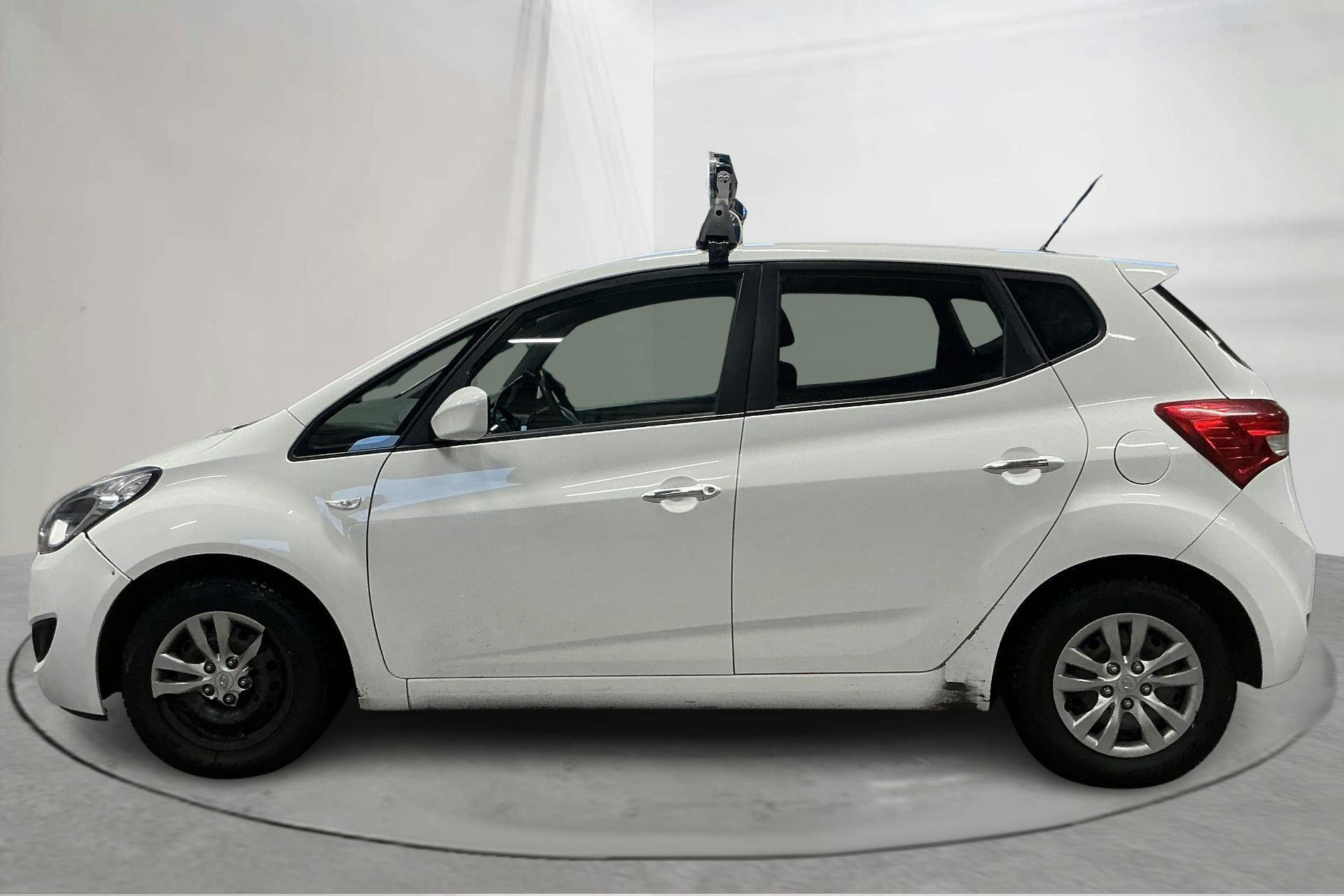 Presentation photo 2 of 14: Hyundai ix20 1.6 (125hk) - 254 480 km - Automatic - white - 2019