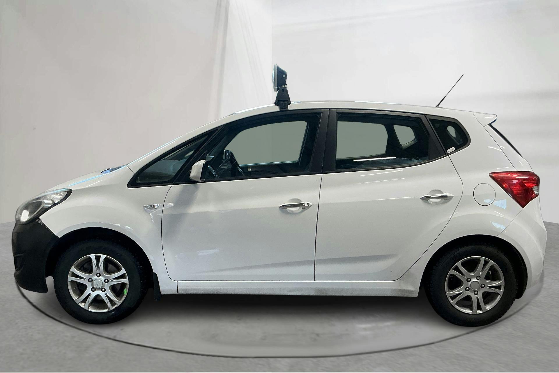 Presentation photo 2 of 14: Hyundai ix20 1.6 (125hk) - 122 270 km - Automatic - white - 2014
