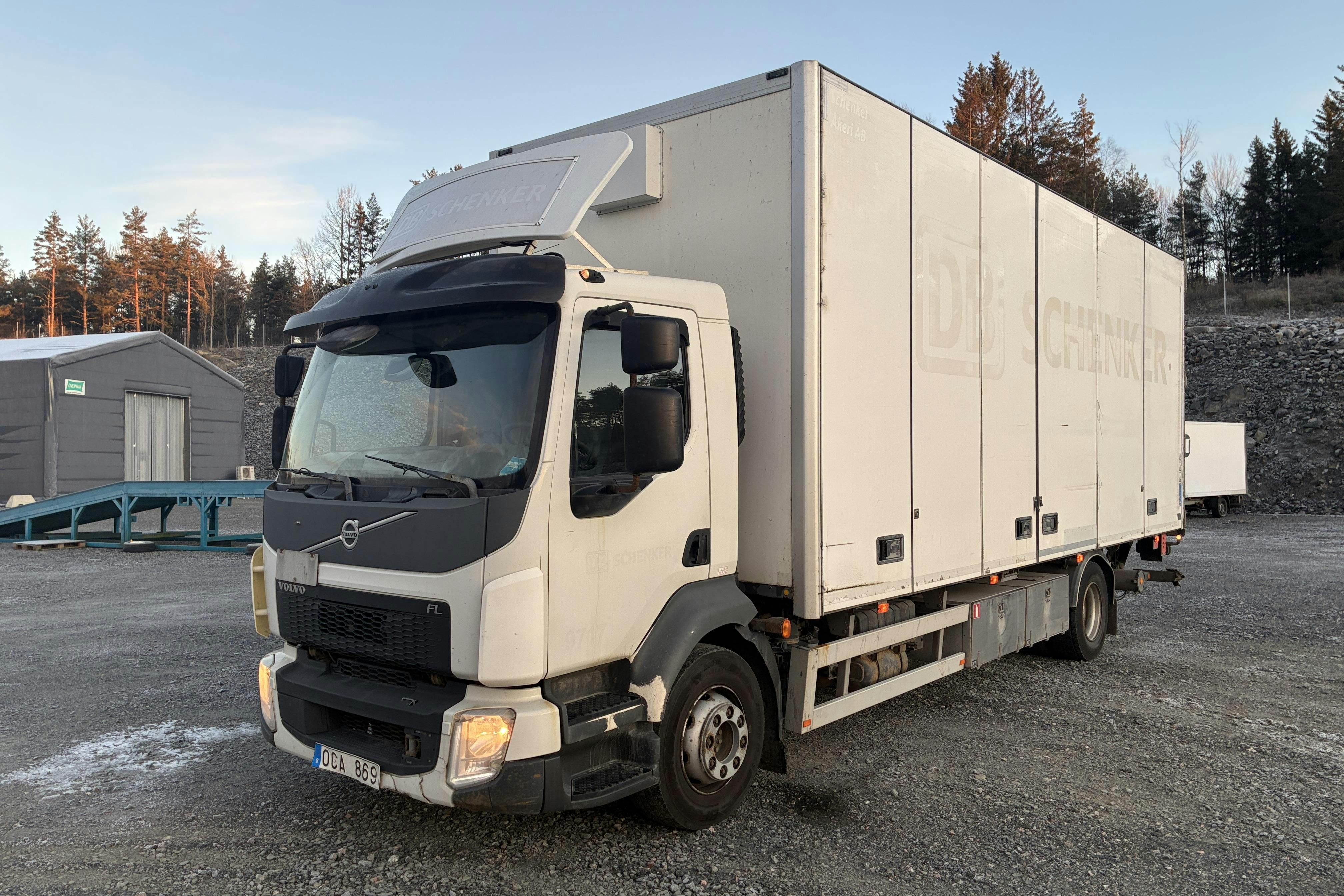 Presentation photo 1 of 142: VOLVO FL250 - 342 457 km - Automatic - white - 2014