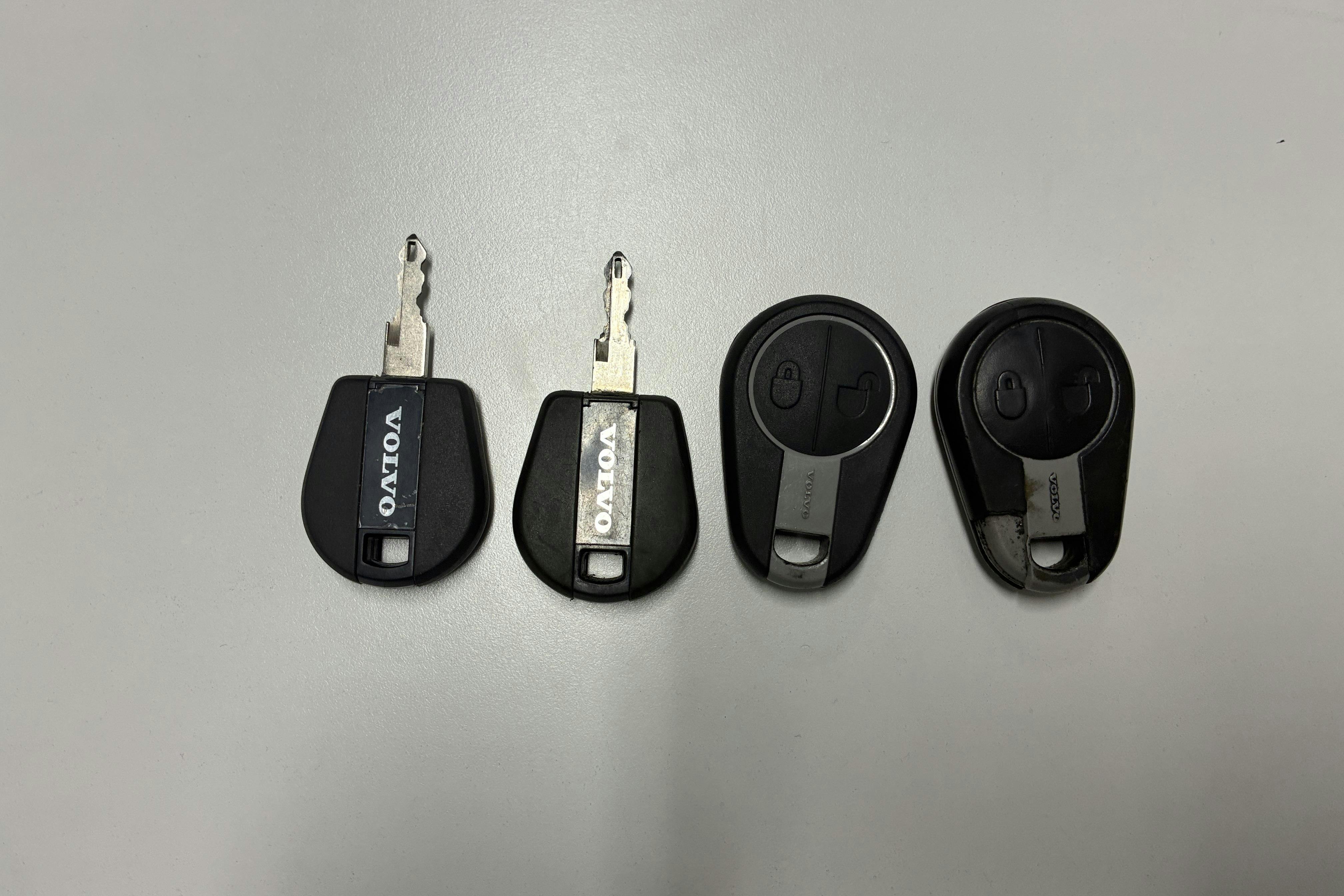 Presentation photo 142 of 142: VOLVO FL250 - 342 457 km - Automatic - white - 2014