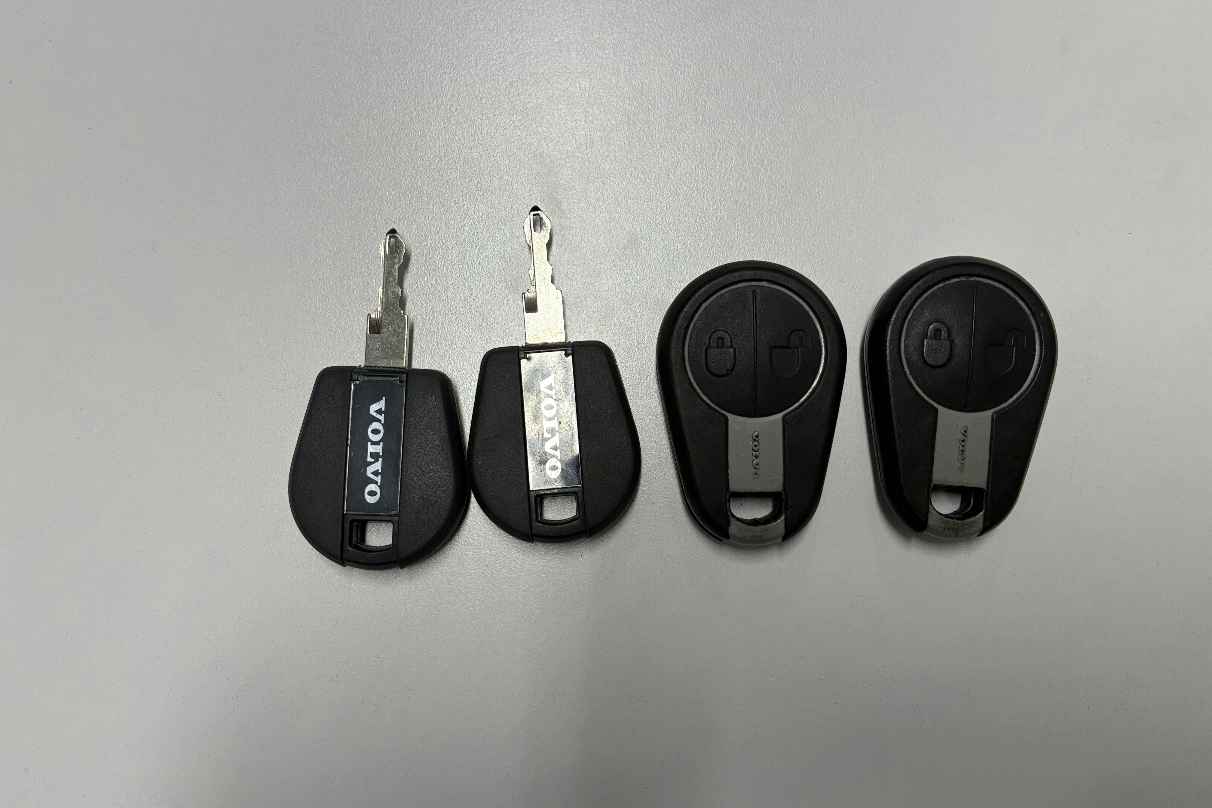 Presentation photo 137 of 137: VOLVO FL250 - 244 340 km - Automatic - white - 2014